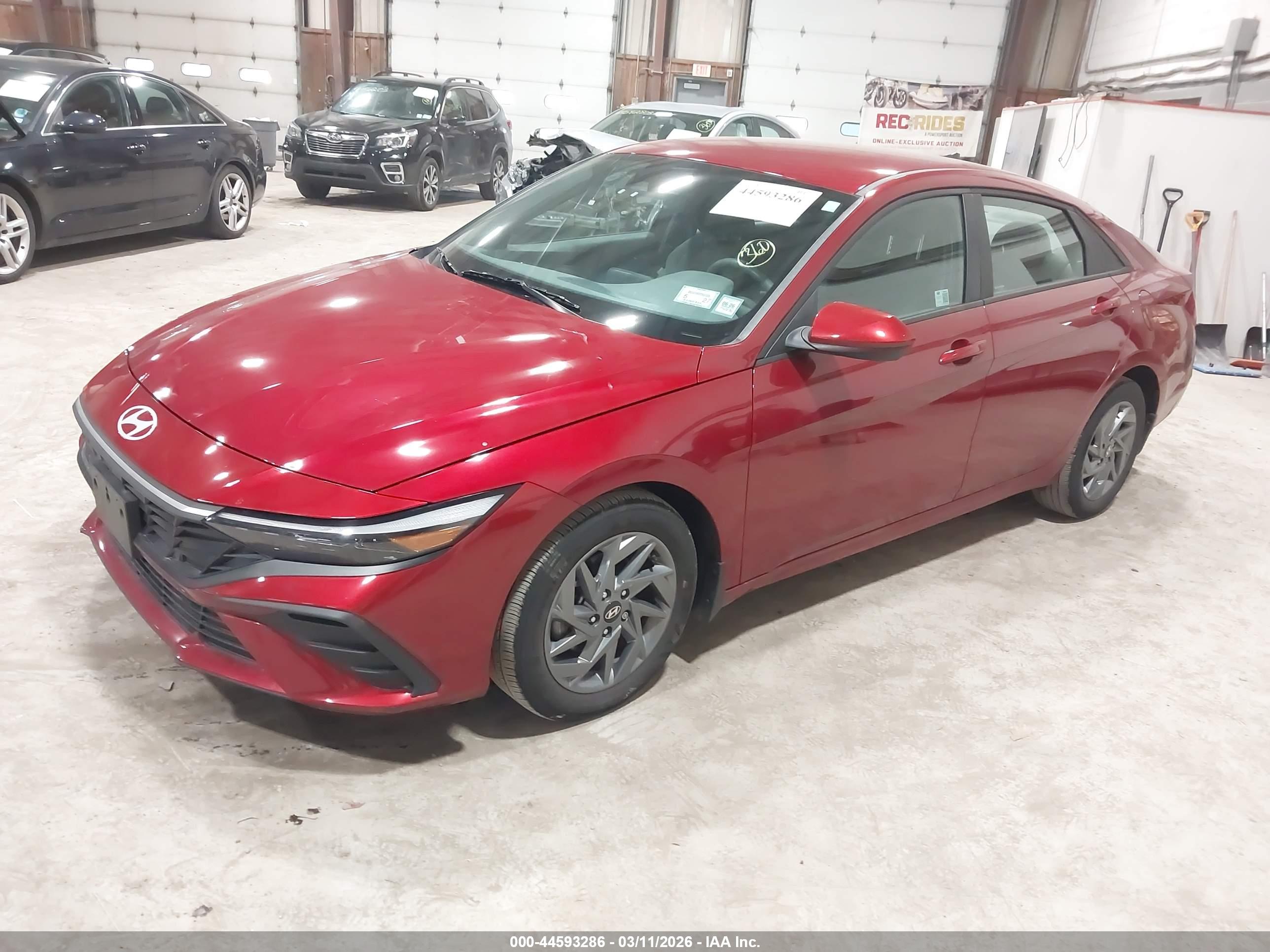 HYUNDAI ELANTRA image 2