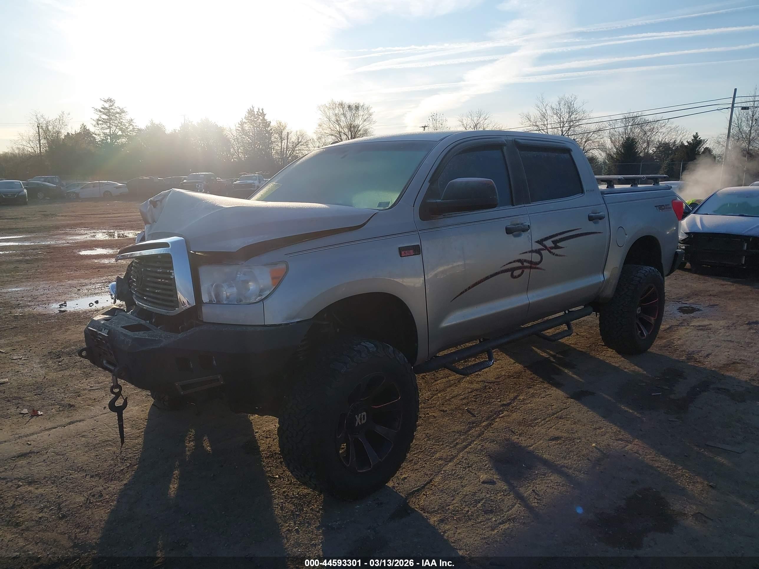TOYOTA TUNDRA image 2