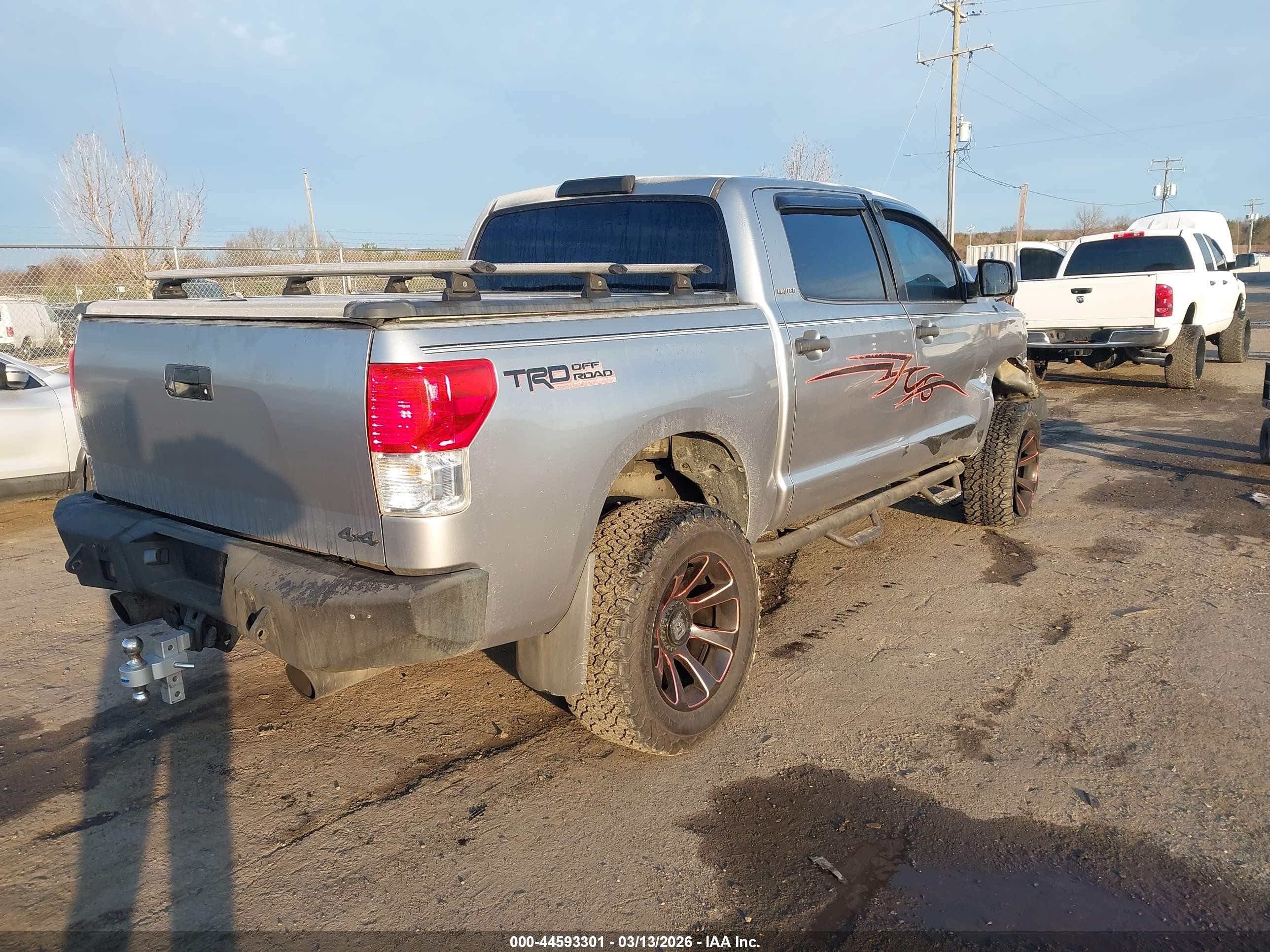 TOYOTA TUNDRA image 4