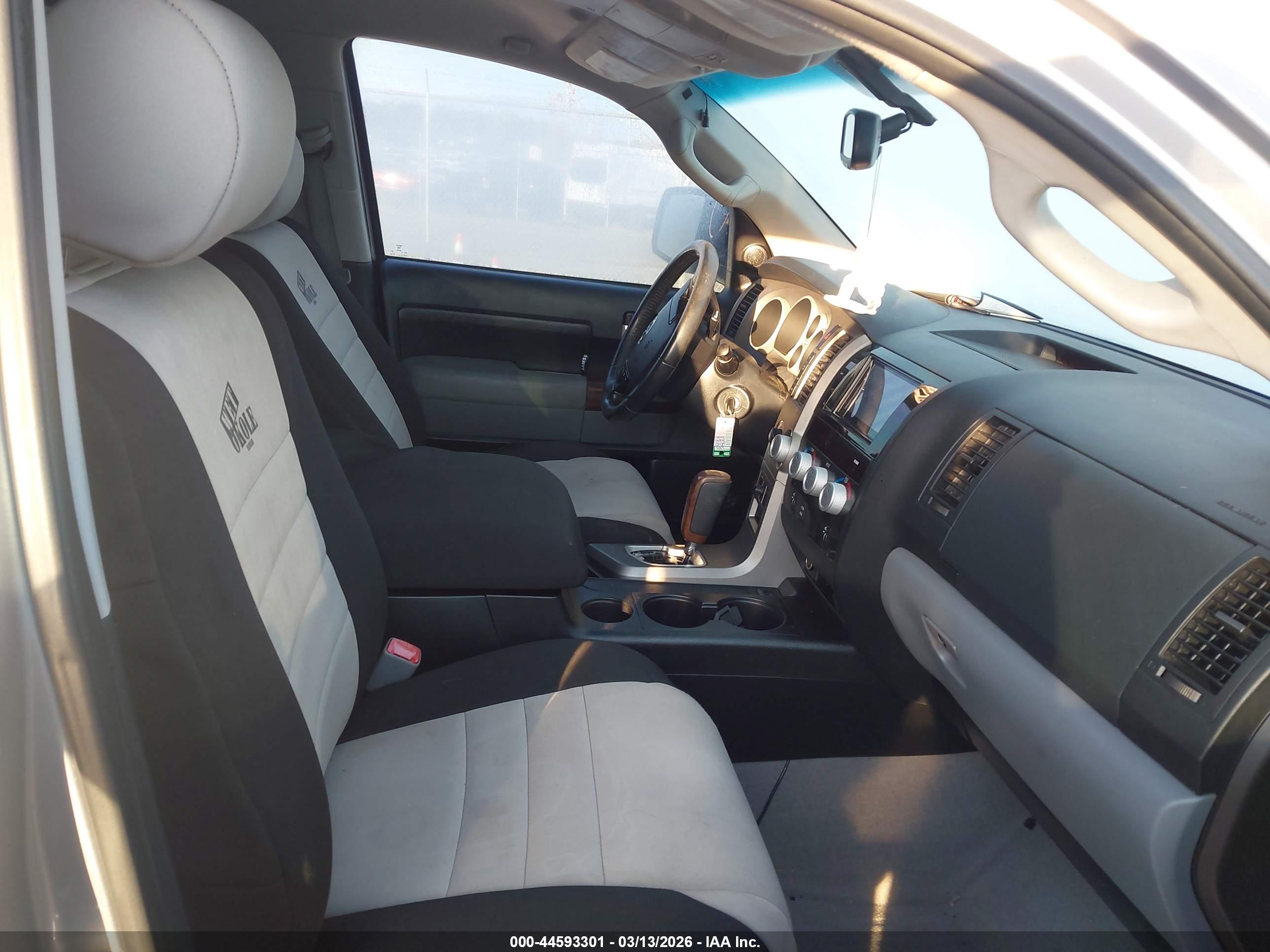 TOYOTA TUNDRA image 5