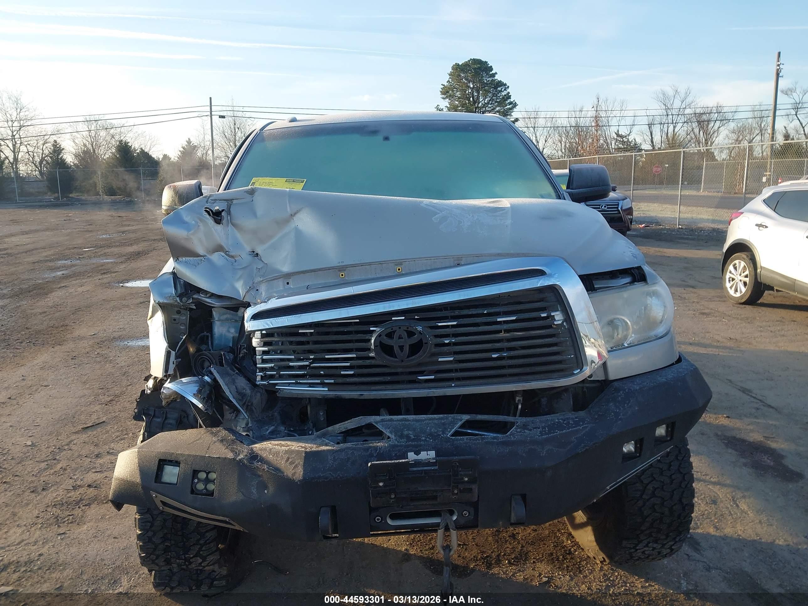 TOYOTA TUNDRA image 6