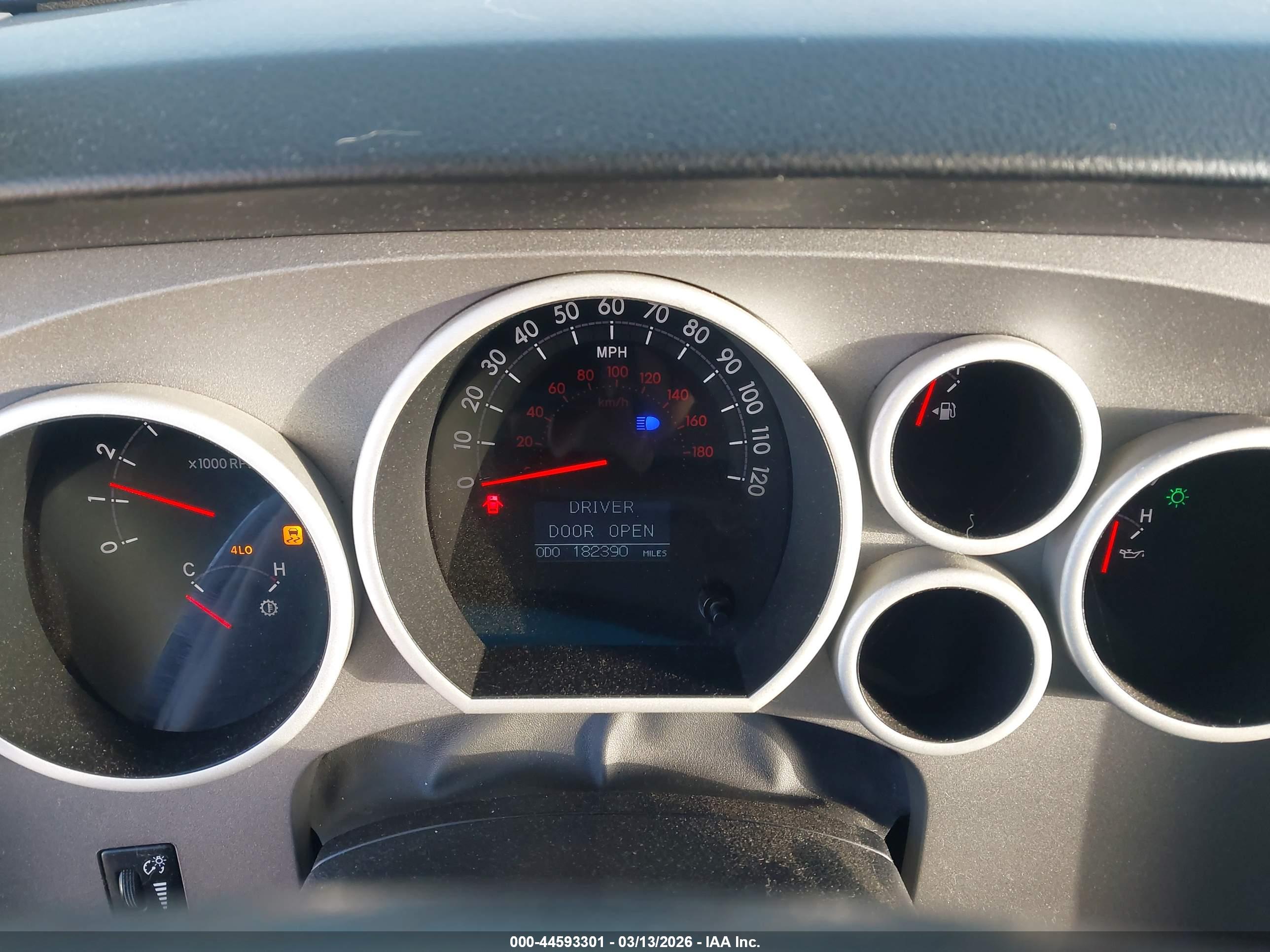 TOYOTA TUNDRA image 7