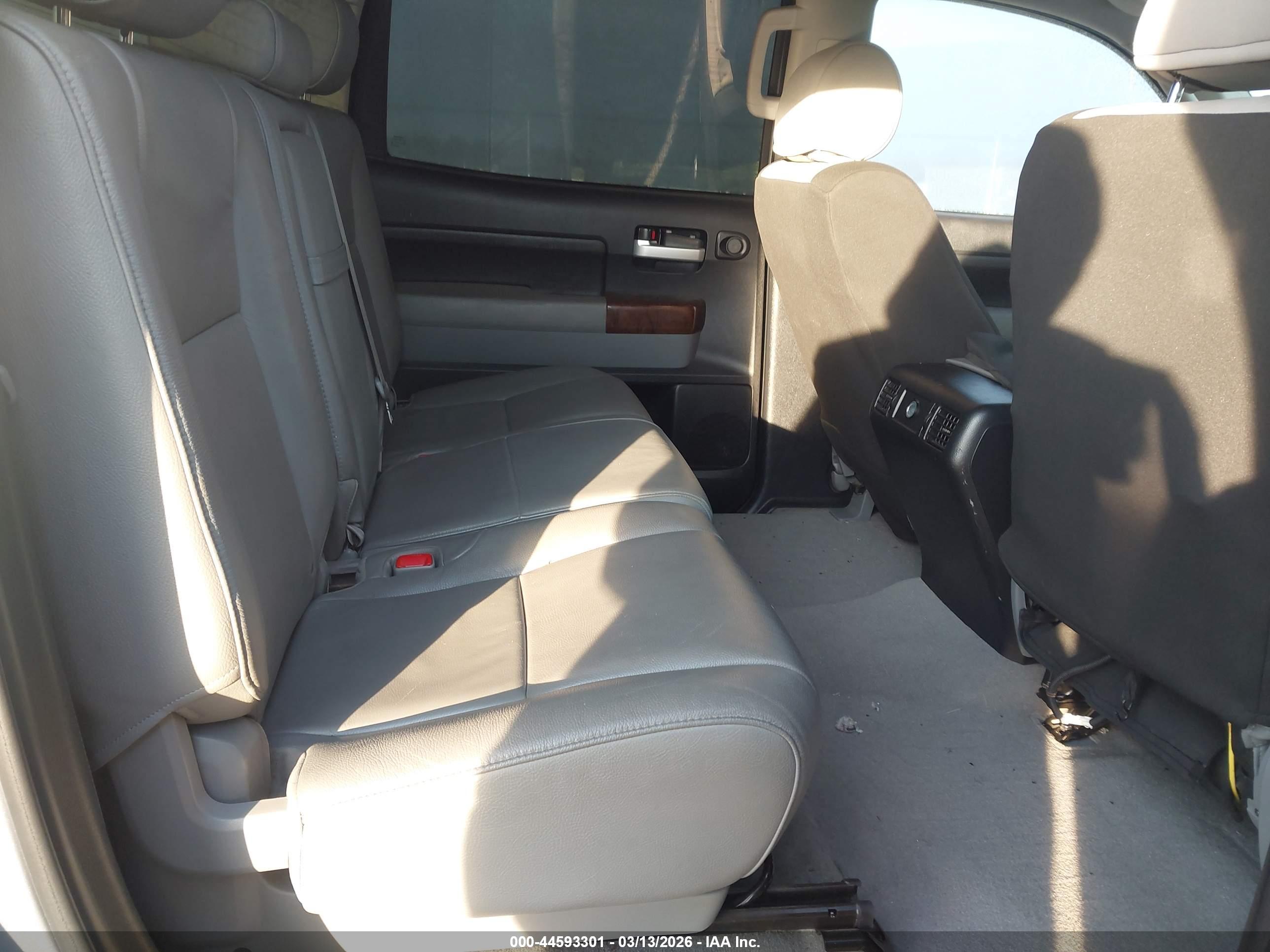 TOYOTA TUNDRA image 8