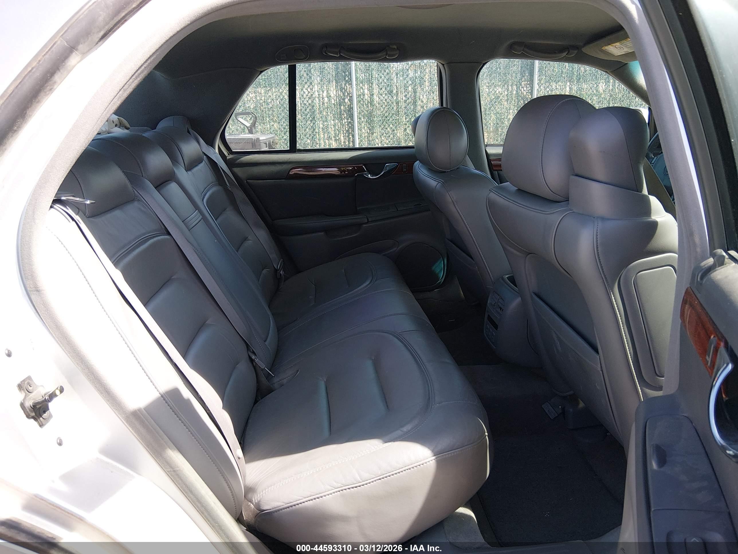 CADILLAC DEVILLE image 8