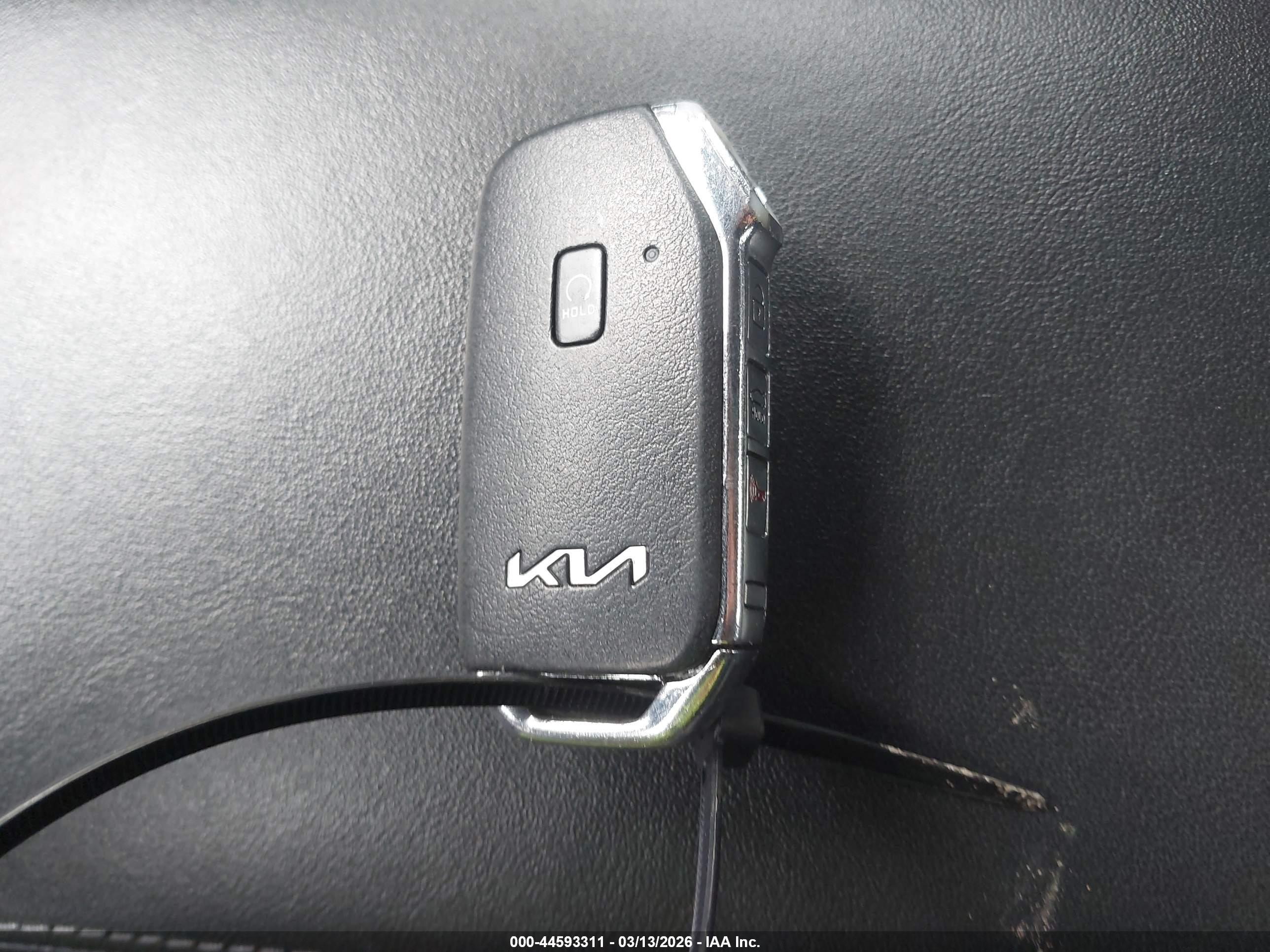 KIA K5 image 11