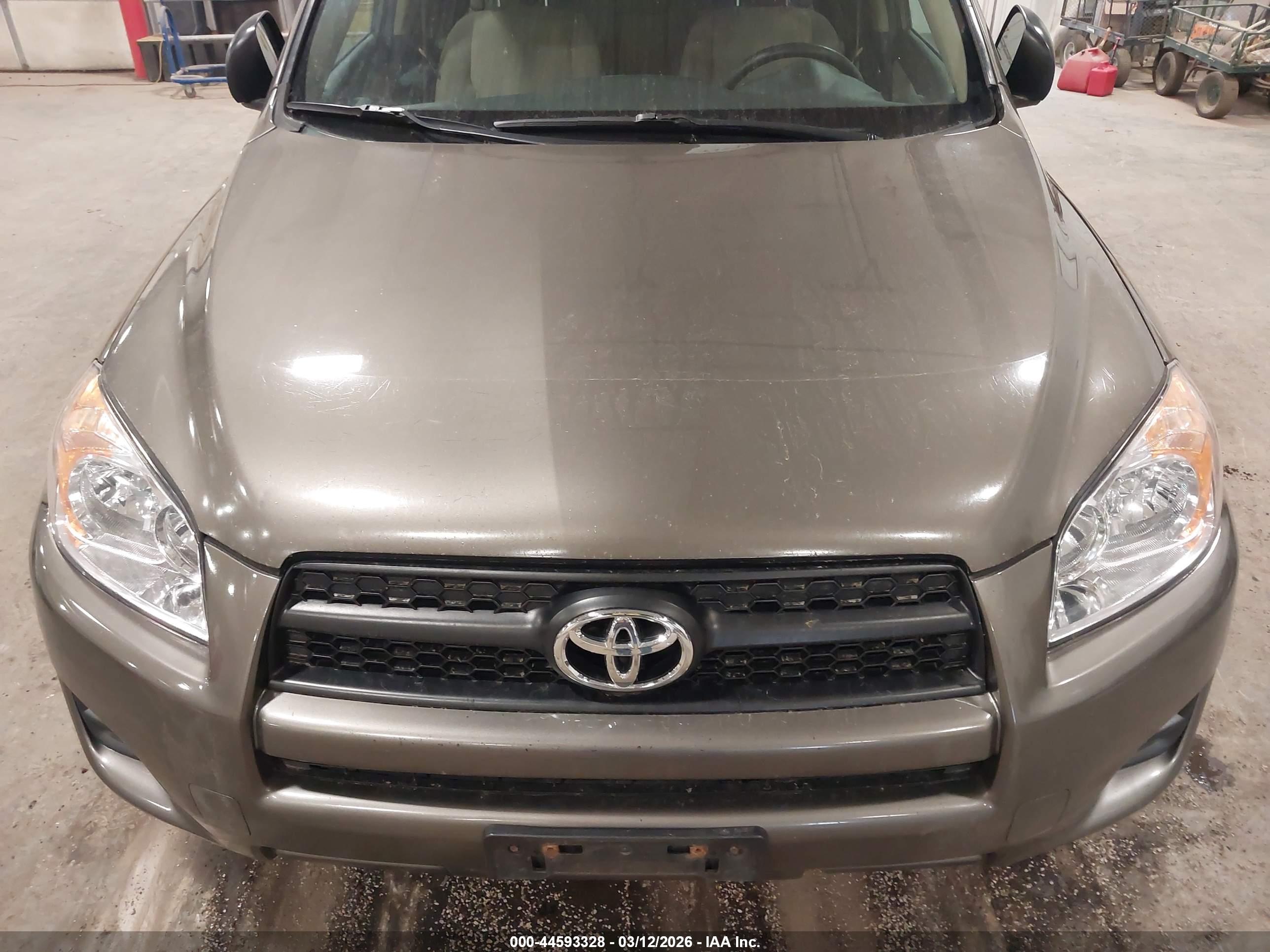 TOYOTA RAV4 image 6