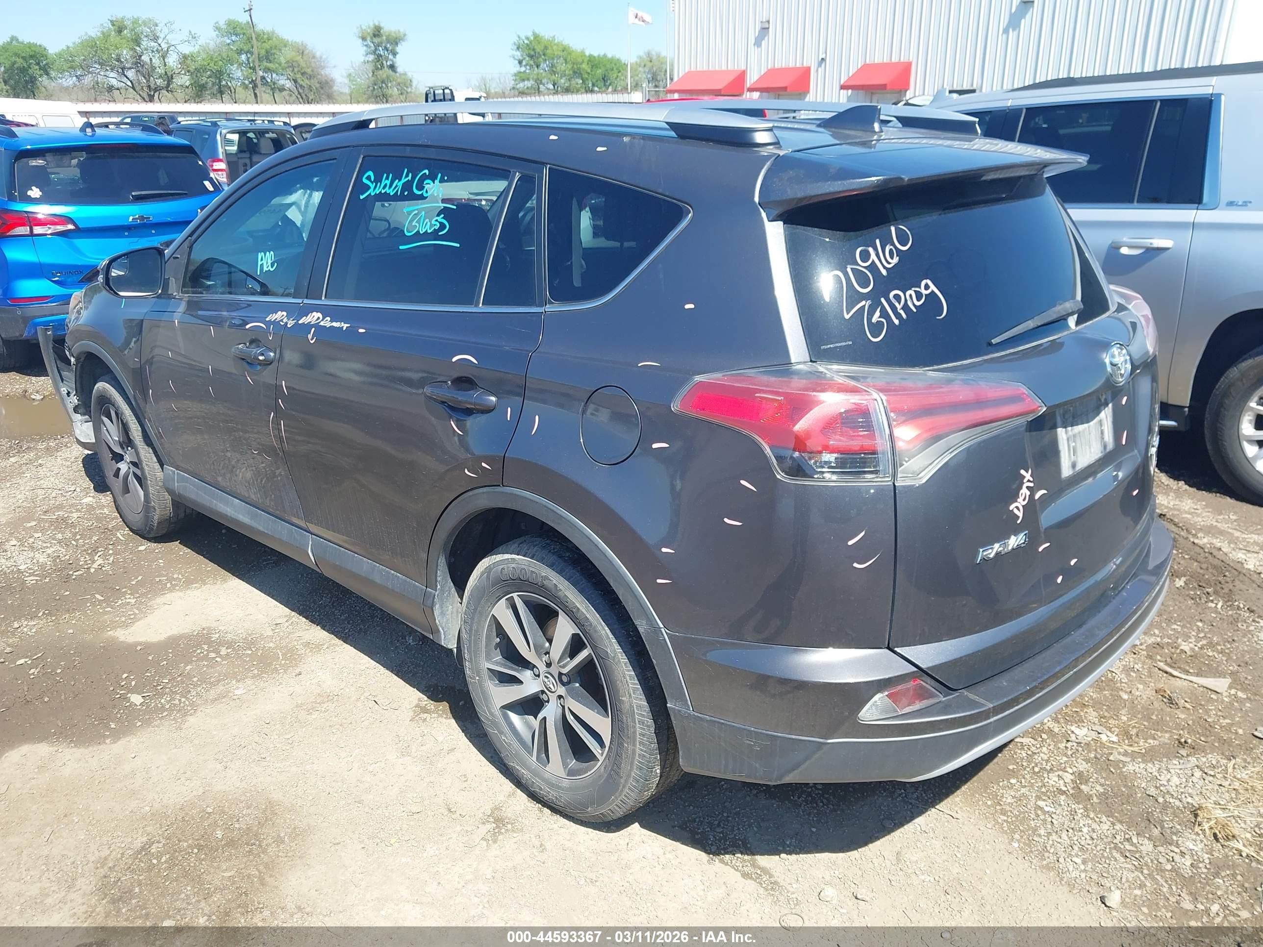 TOYOTA RAV4 image 3