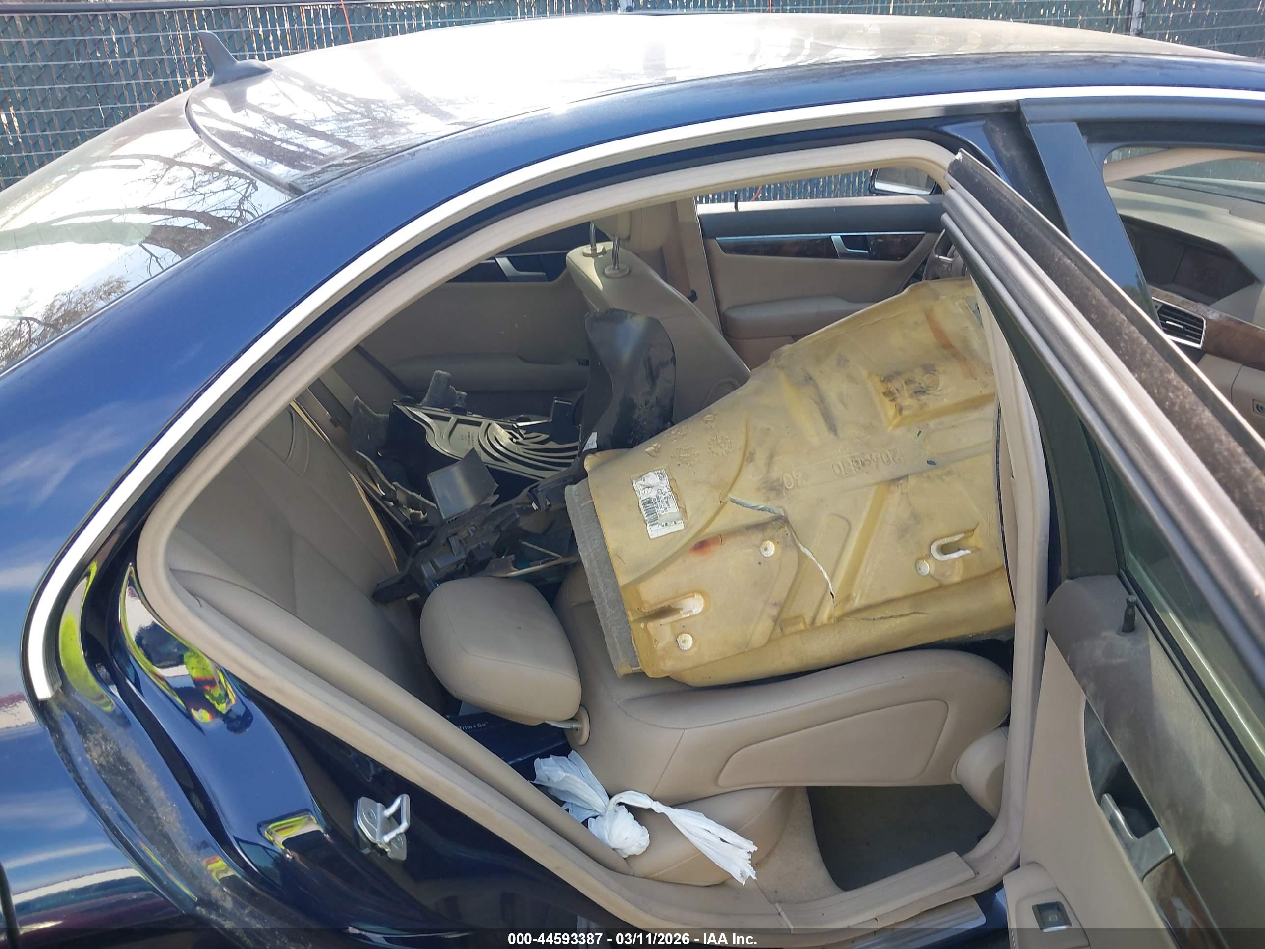 MERCEDES-BENZ C image 8