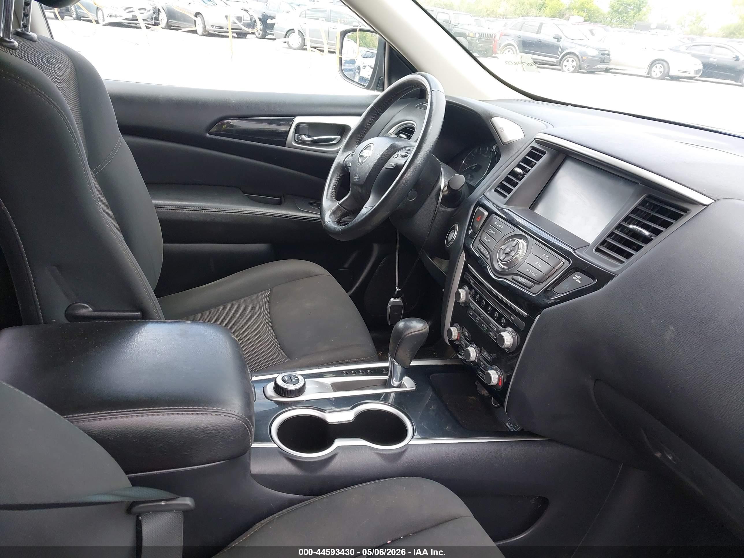 NISSAN PATHFINDER image 5