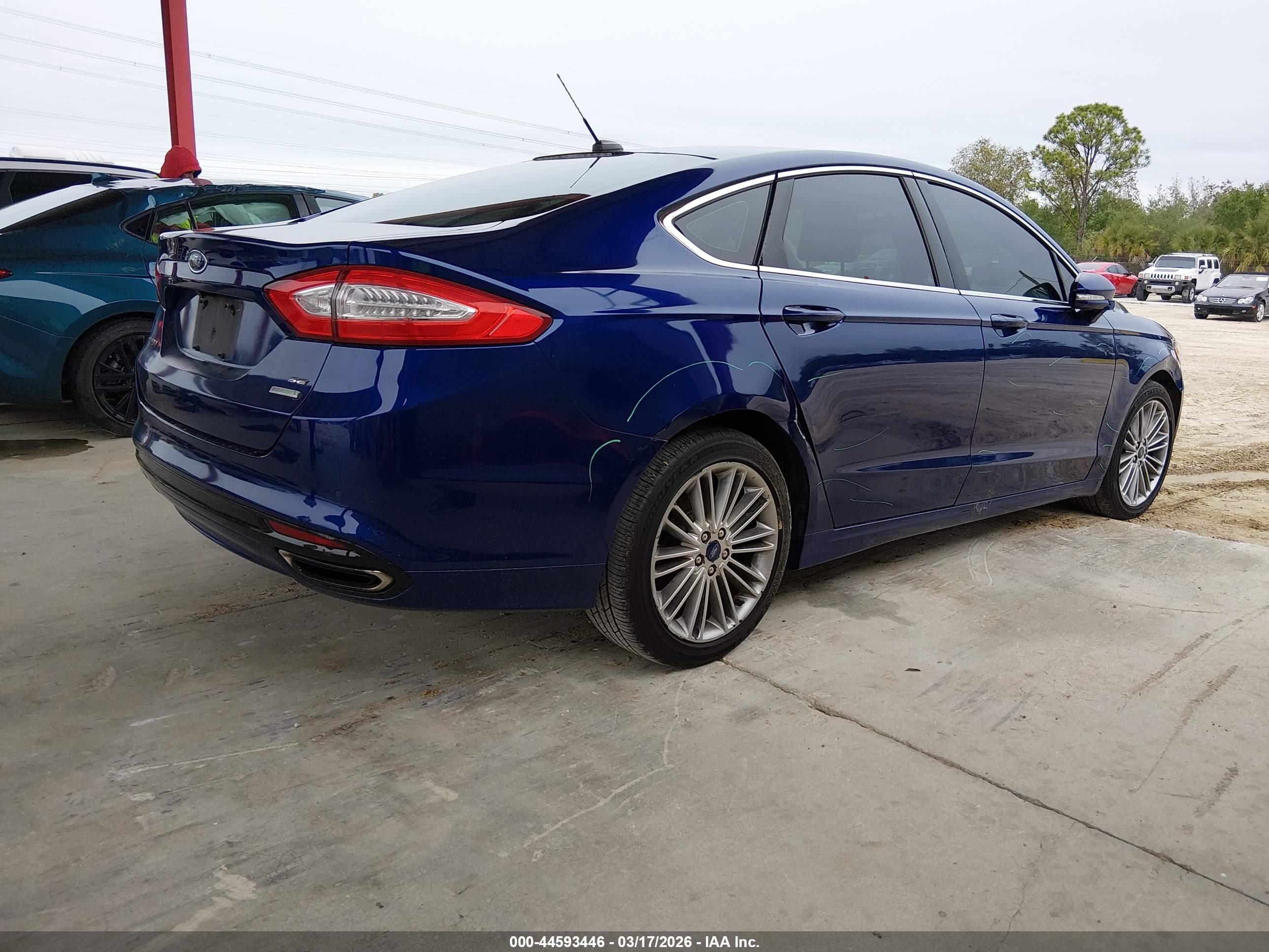FORD FUSION image 4