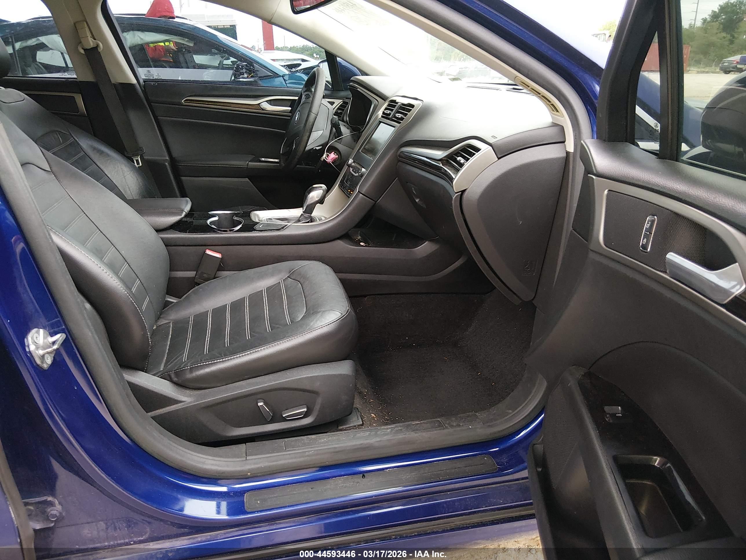 FORD FUSION image 5