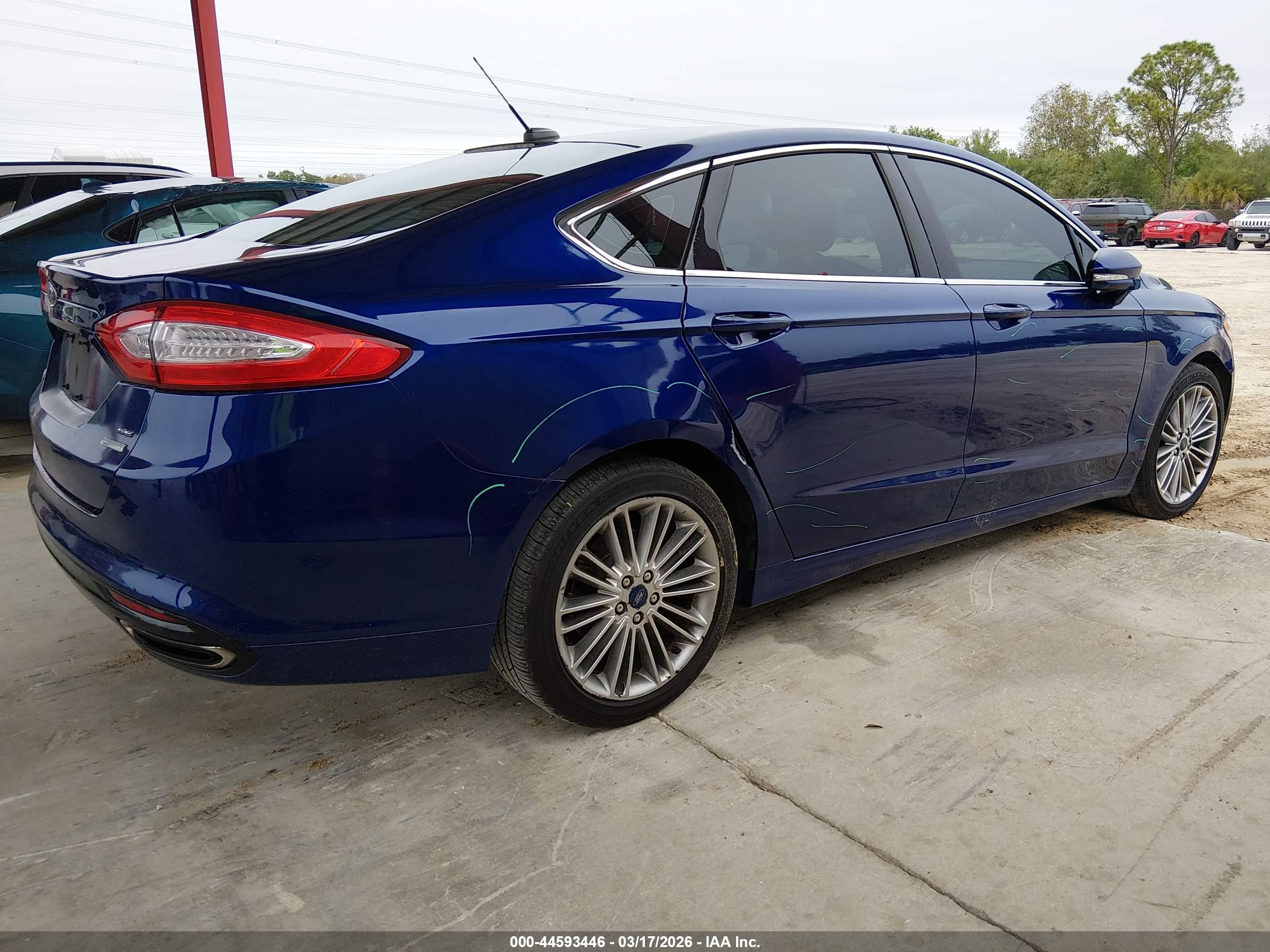 FORD FUSION image 6