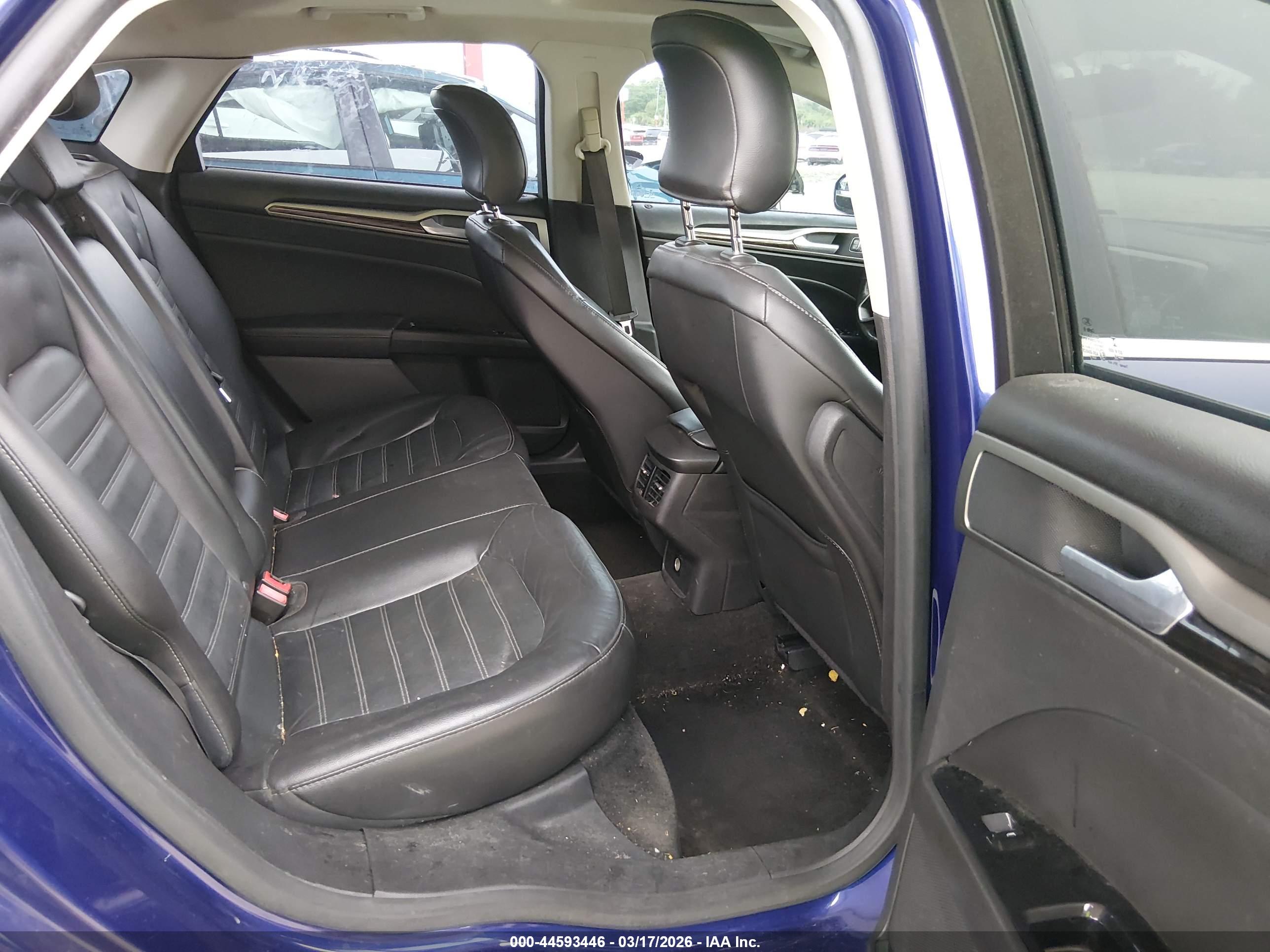 FORD FUSION image 8
