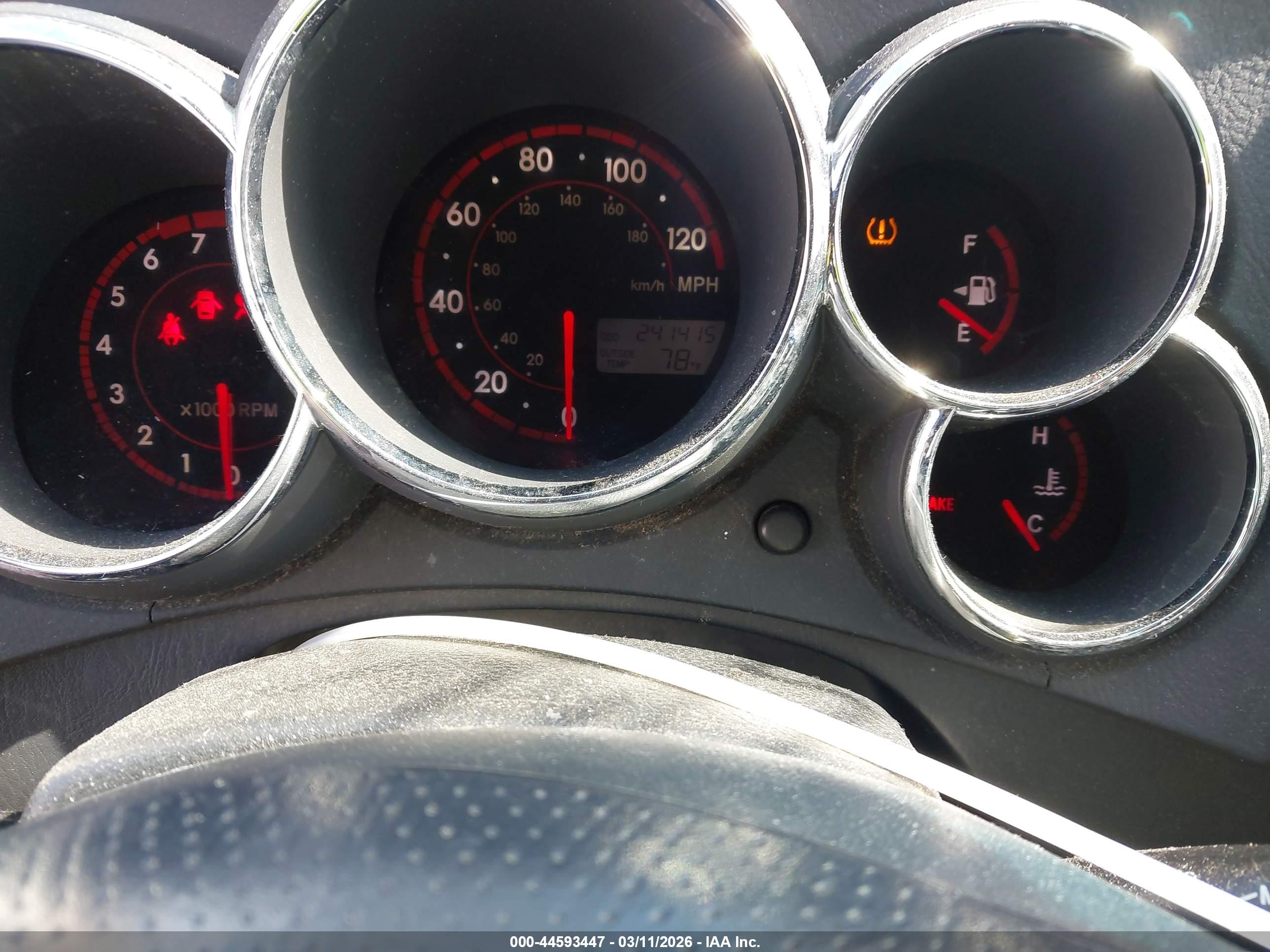 PONTIAC VIBE image 7