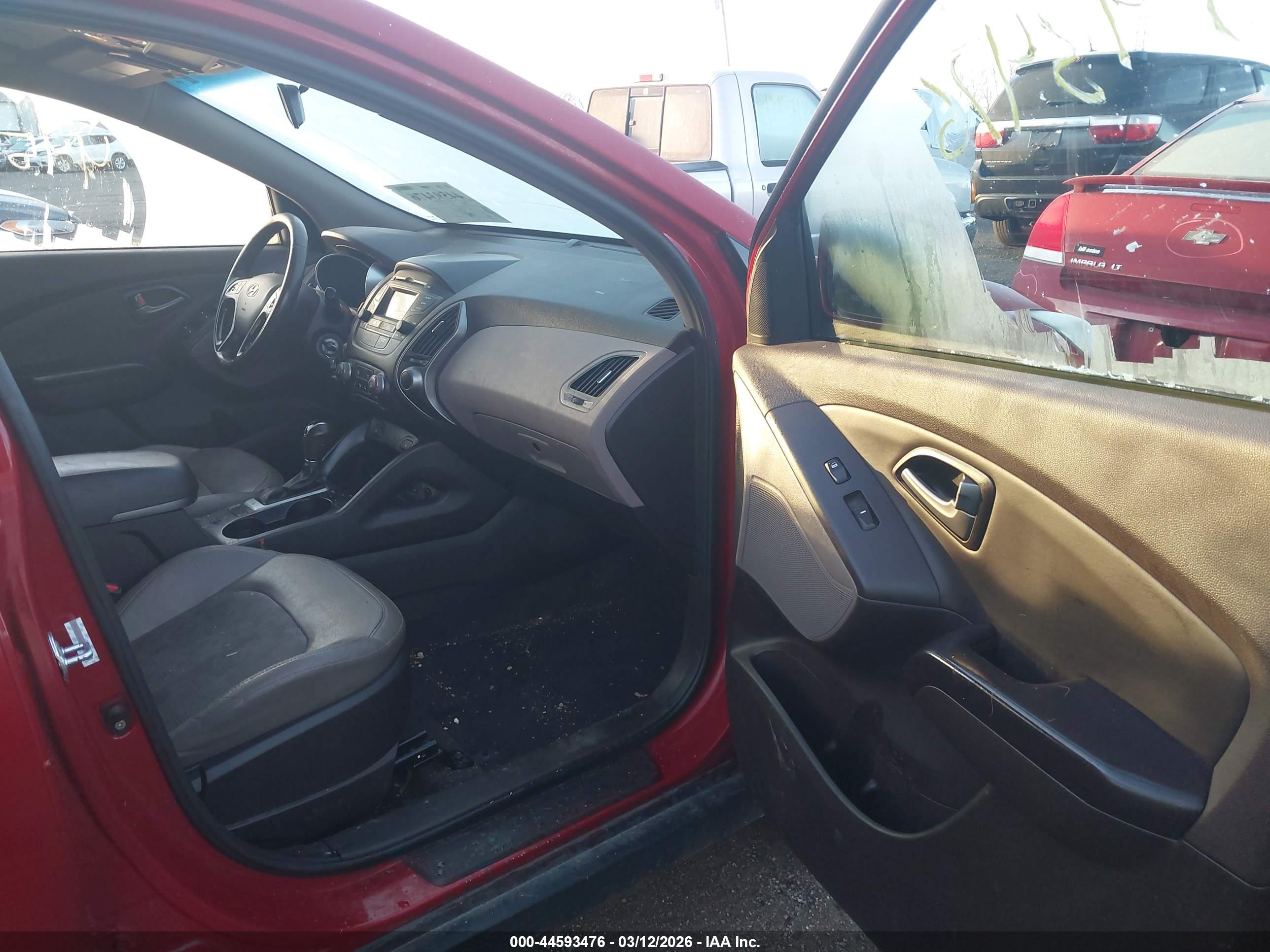 HYUNDAI TUCSON image 5
