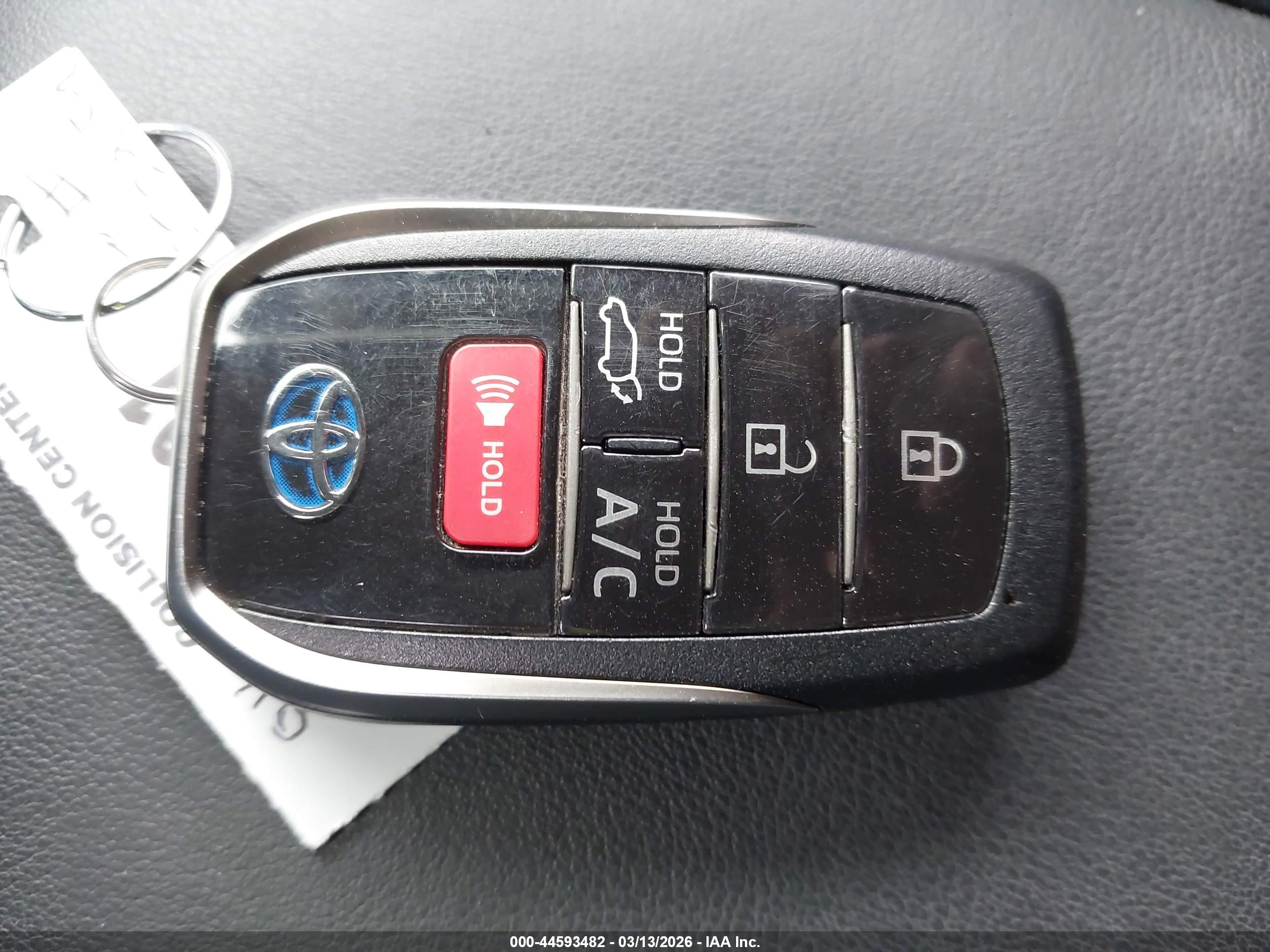 TOYOTA RAV4 image 11