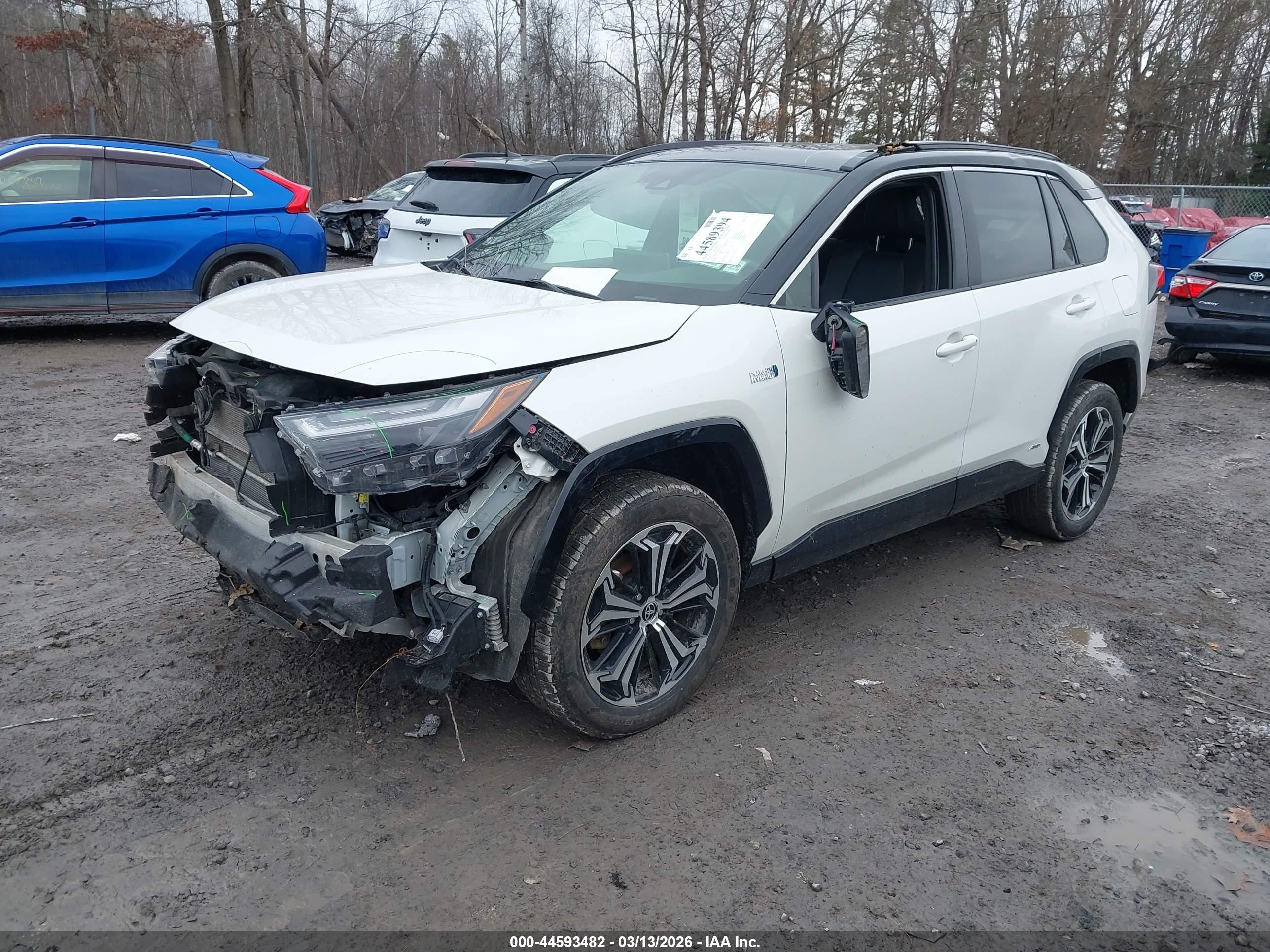 TOYOTA RAV4 image 2