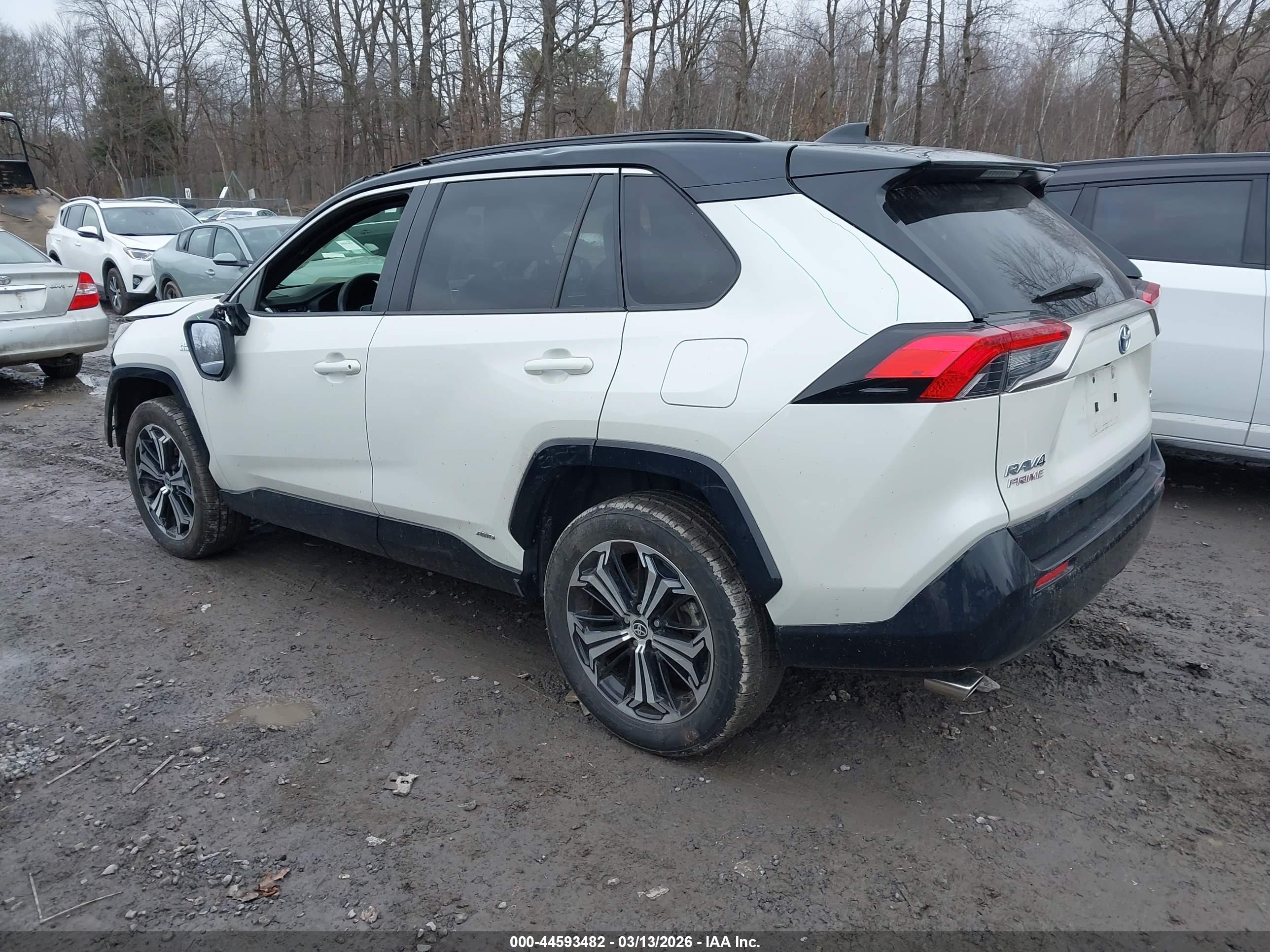 TOYOTA RAV4 image 3