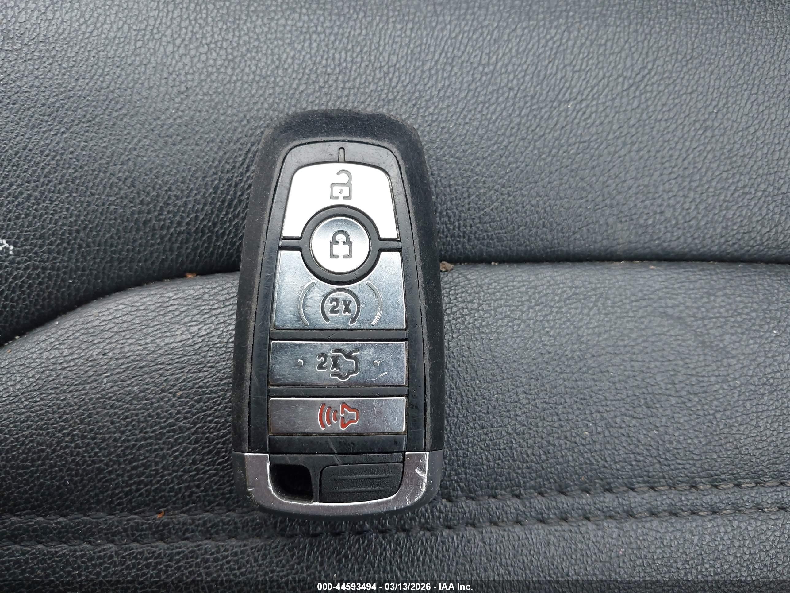 FORD FUSION image 11