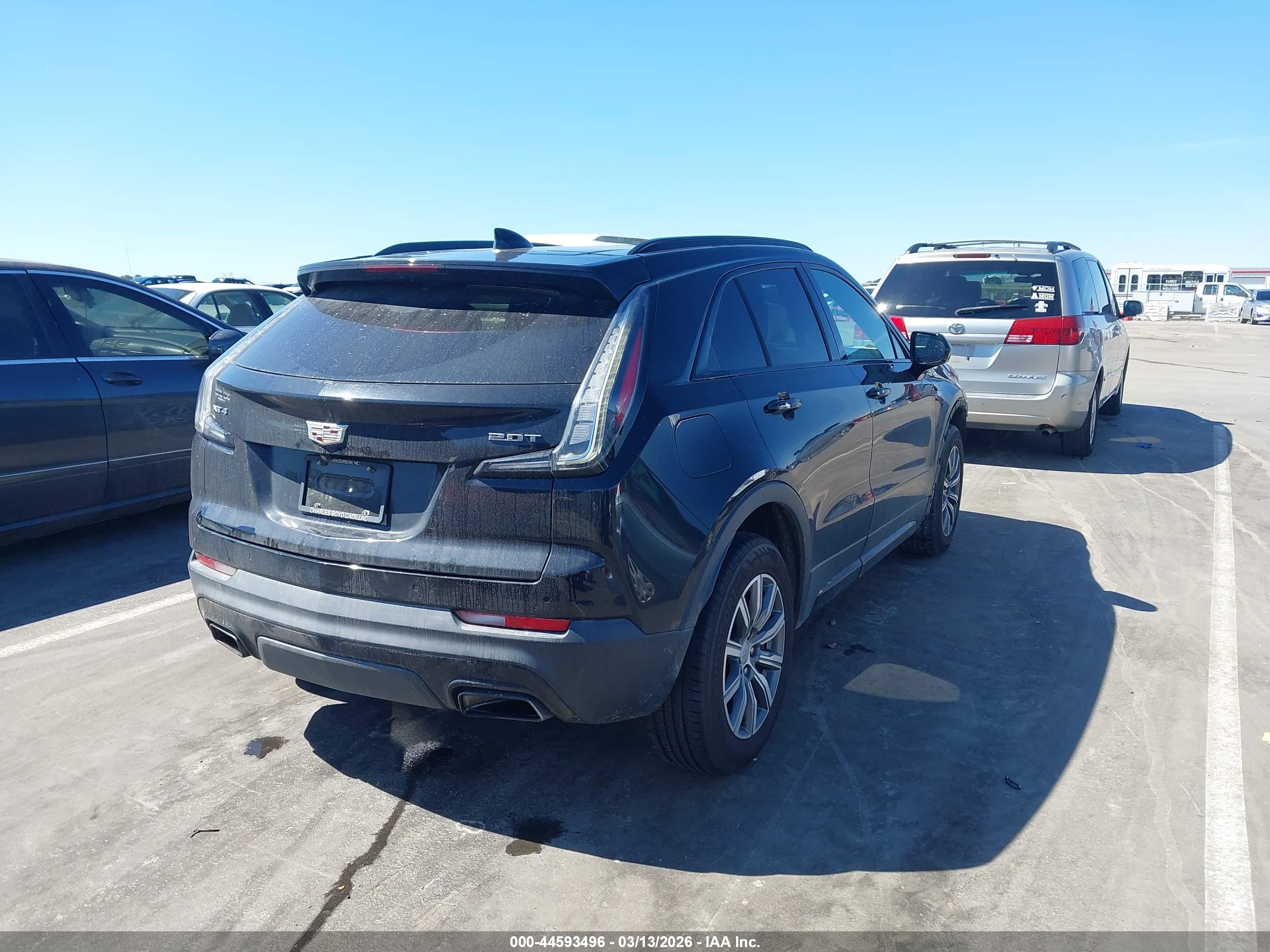 CADILLAC XT4 image 4