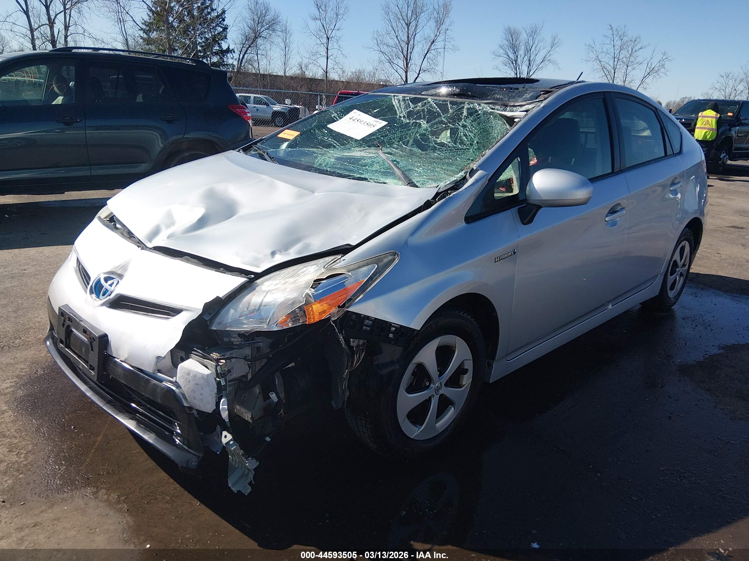 TOYOTA PRIUS image 2