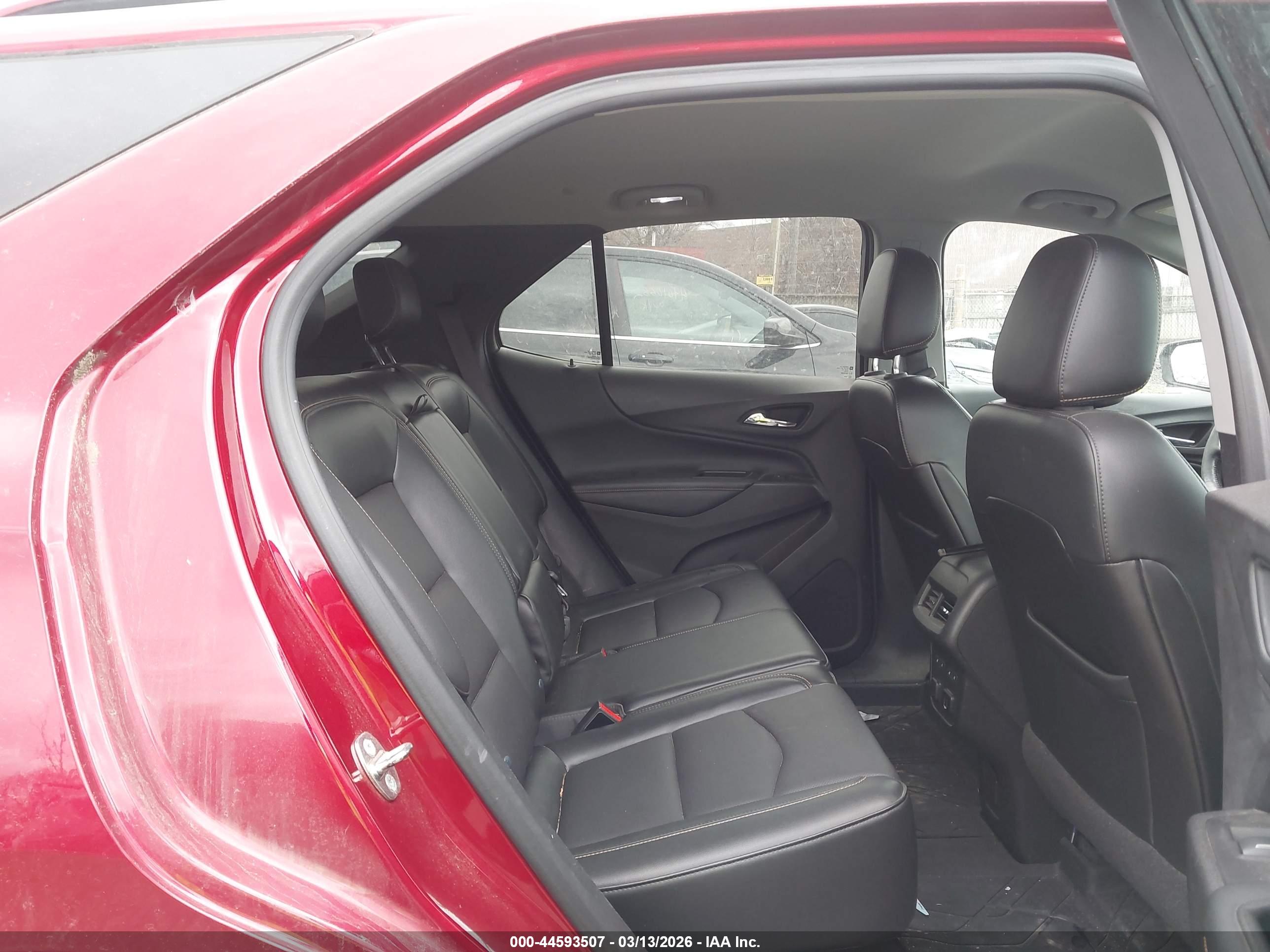 CHEVROLET EQUINOX image 8