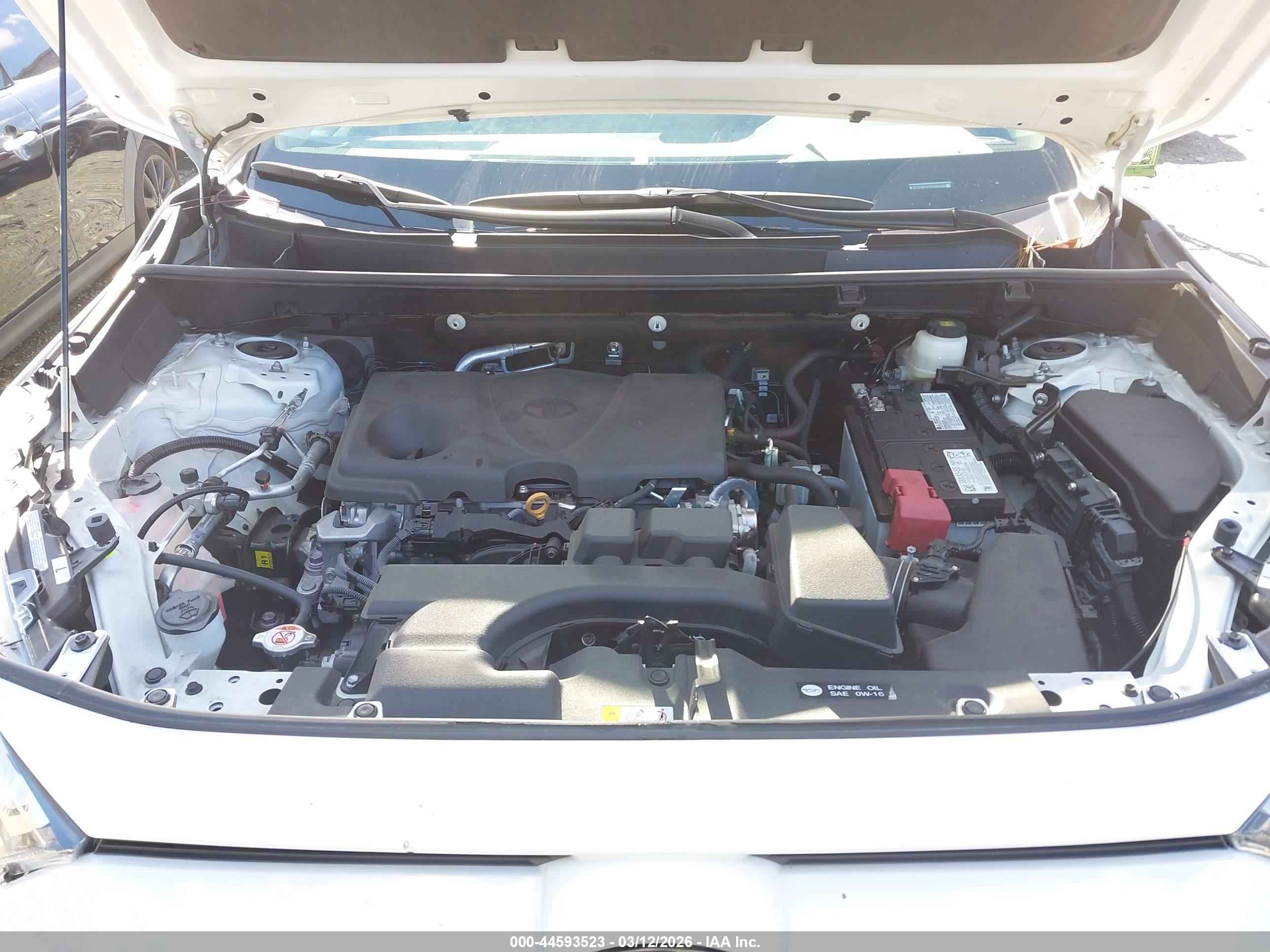 TOYOTA RAV4 image 10