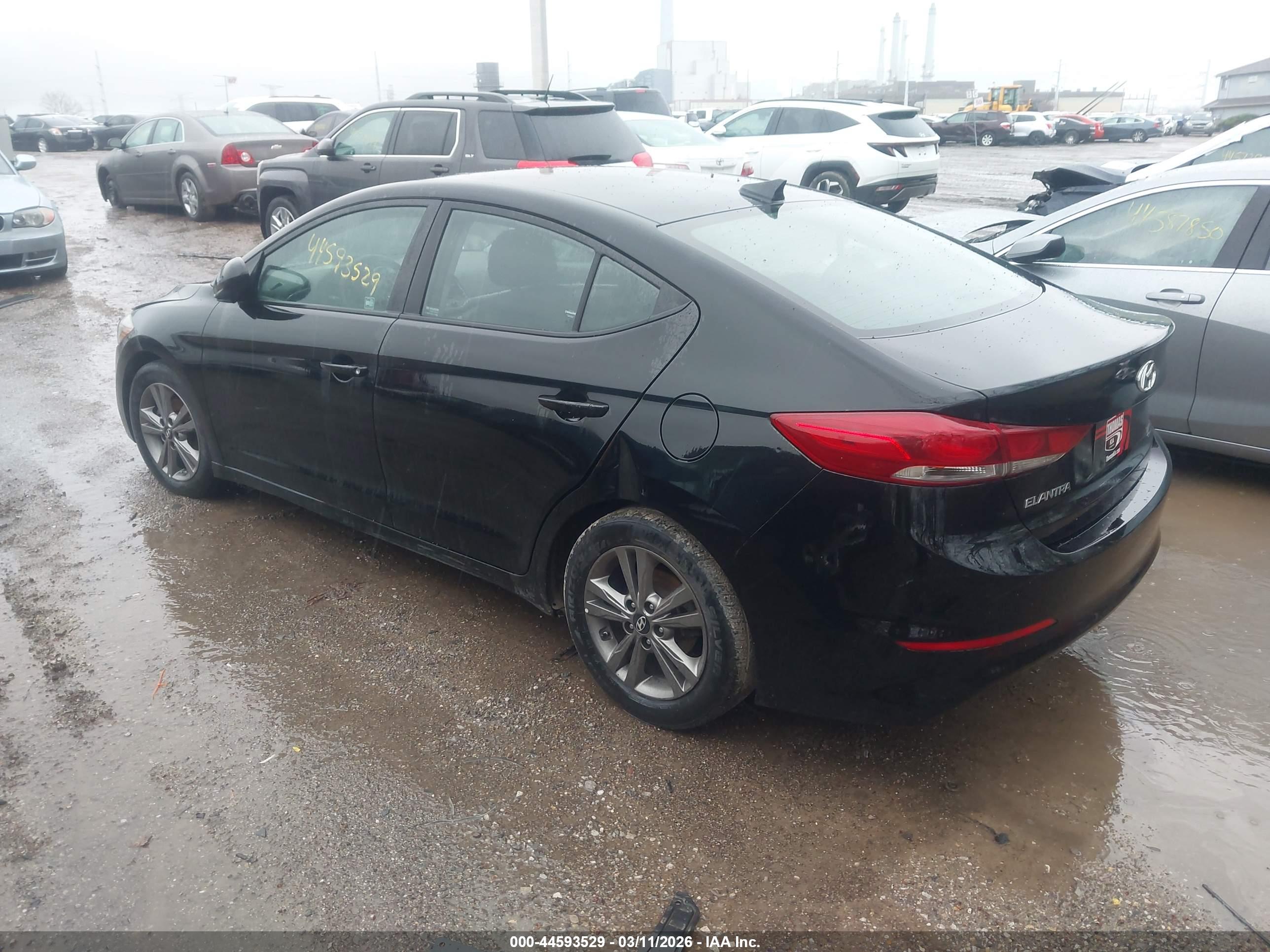 HYUNDAI ELANTRA image 3