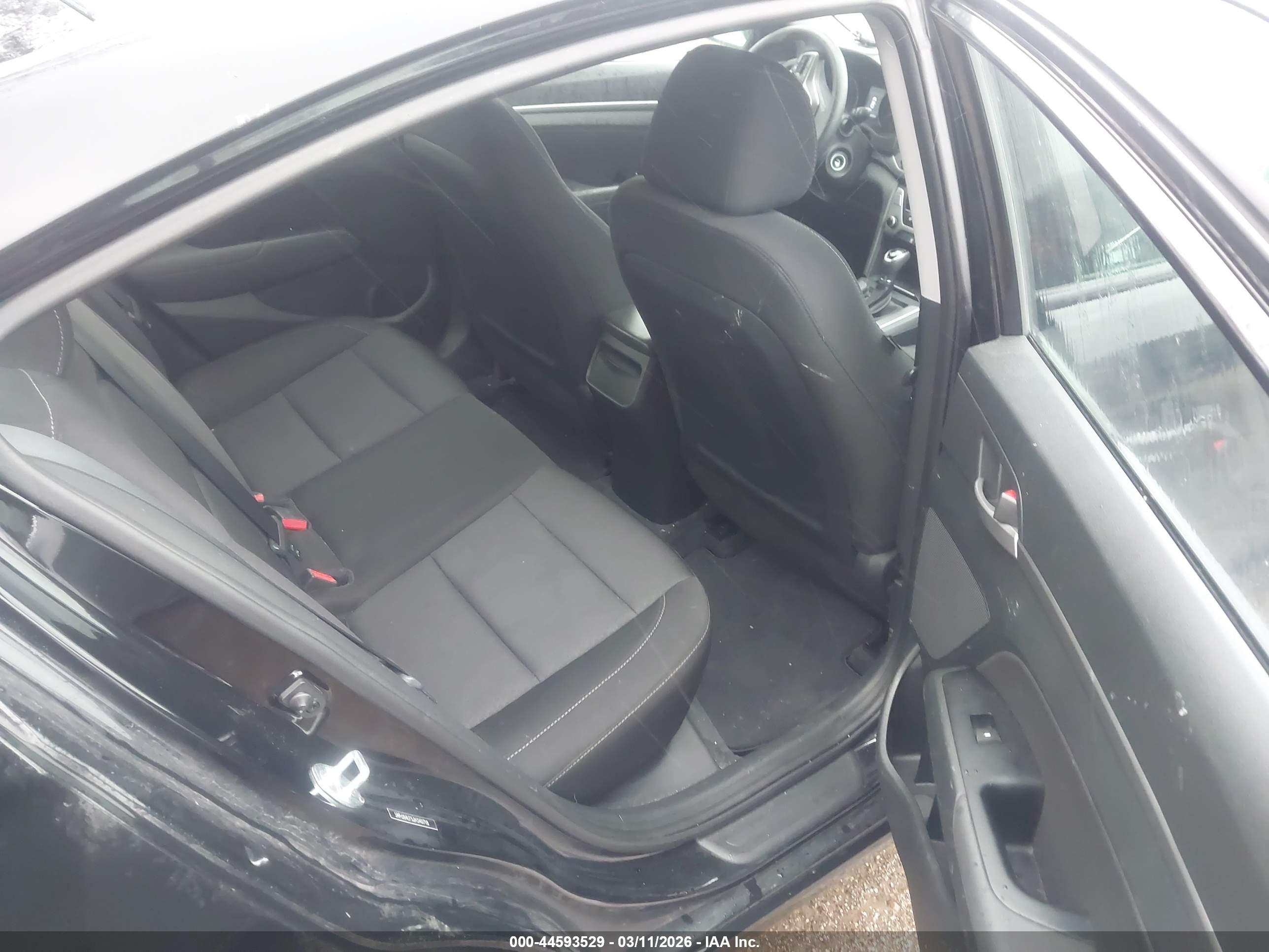 HYUNDAI ELANTRA image 8