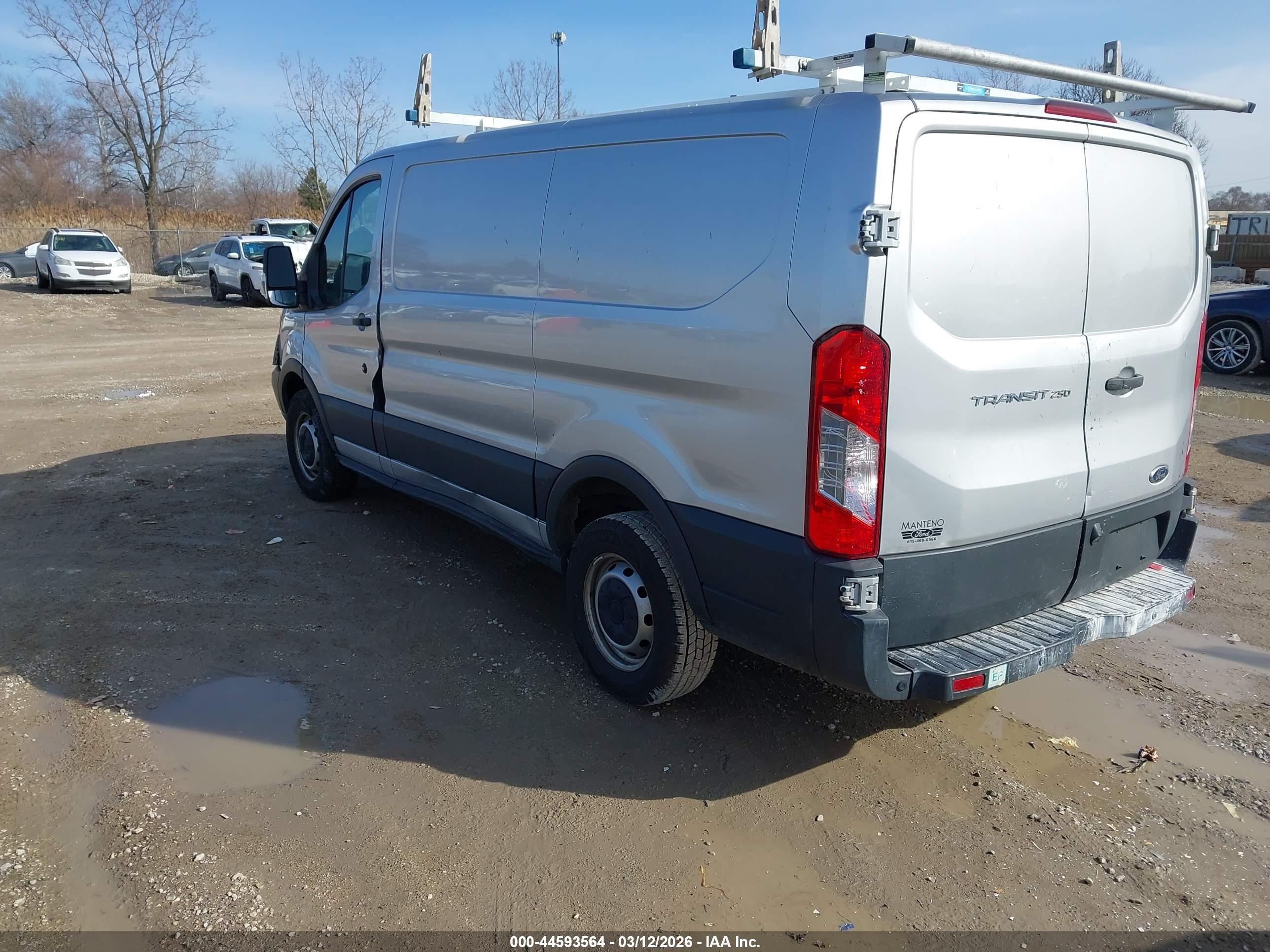 FORD TRANSIT-250 image 3
