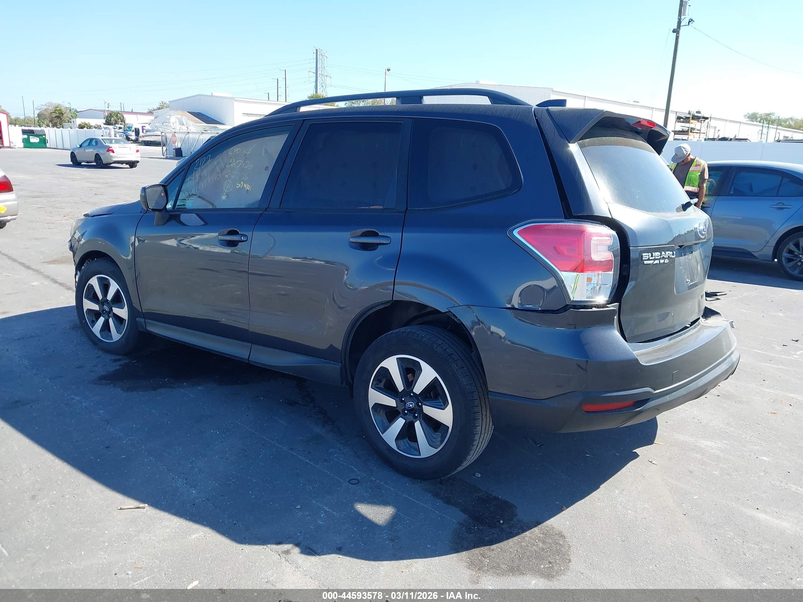 SUBARU FORESTER image 3