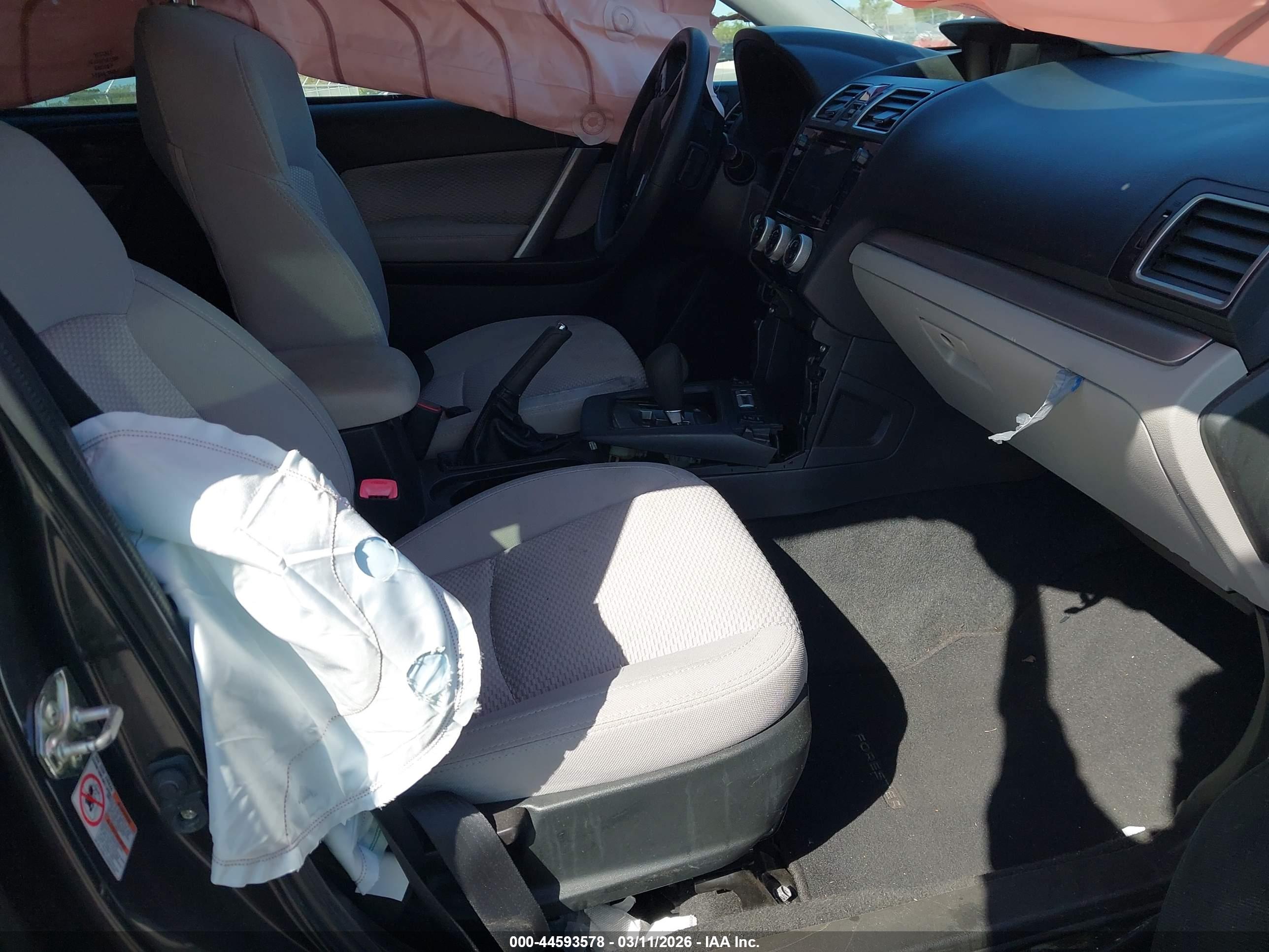 SUBARU FORESTER image 5