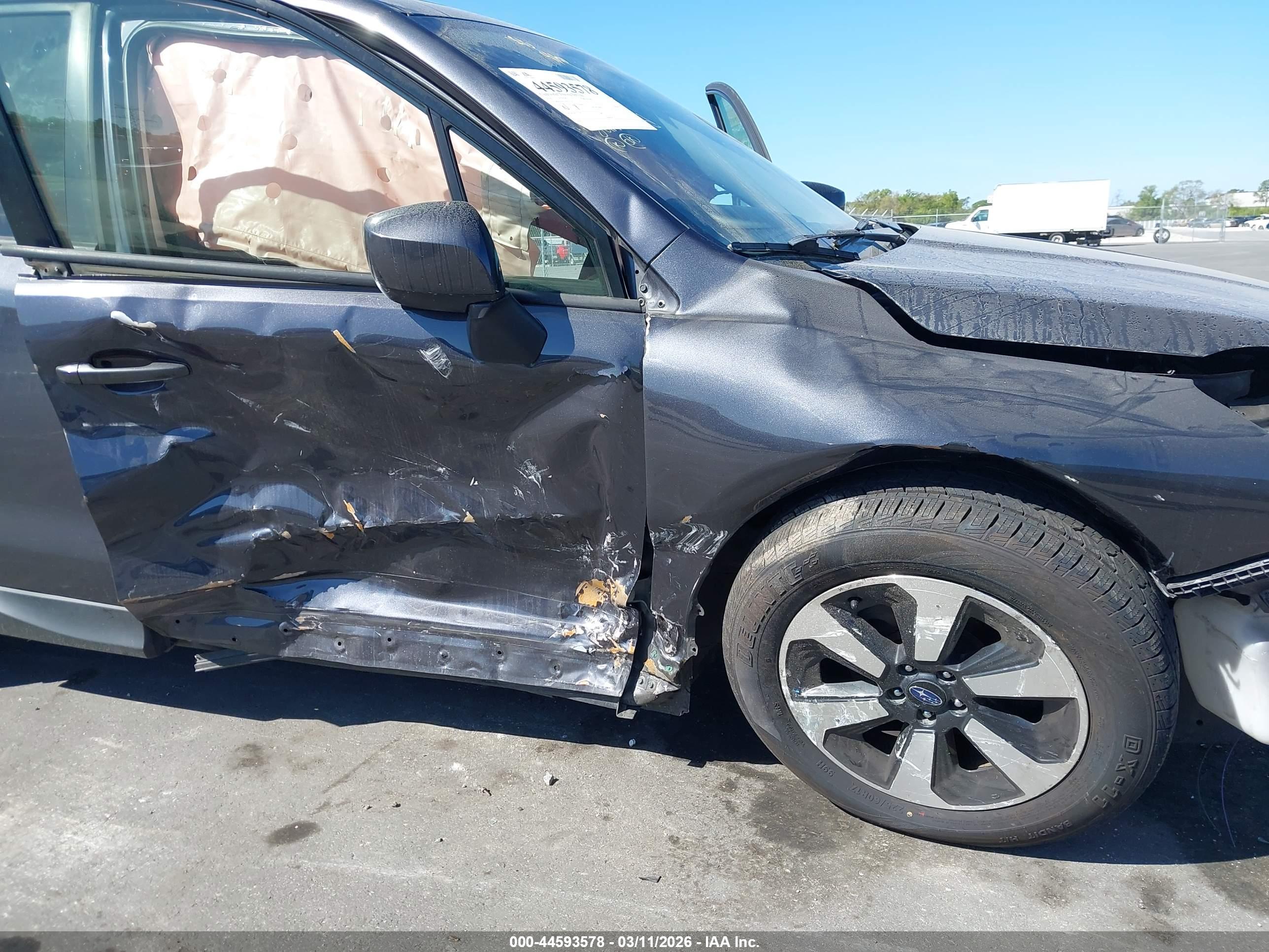 SUBARU FORESTER image 6