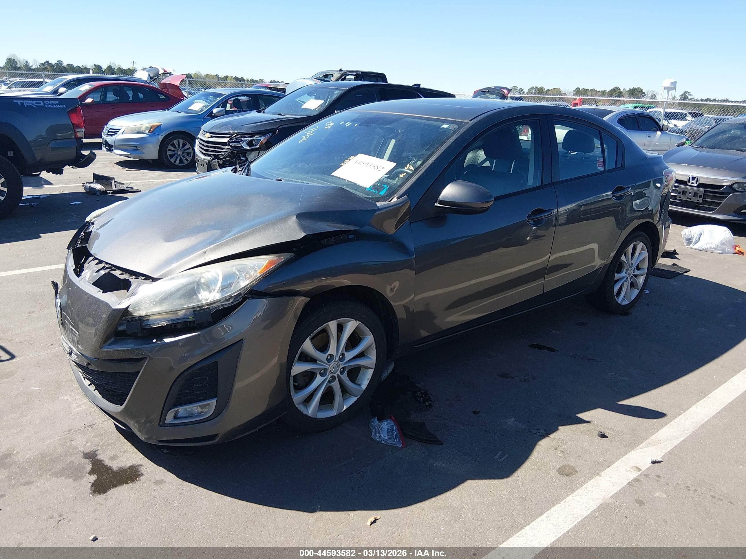 MAZDA MAZDA3 image 2