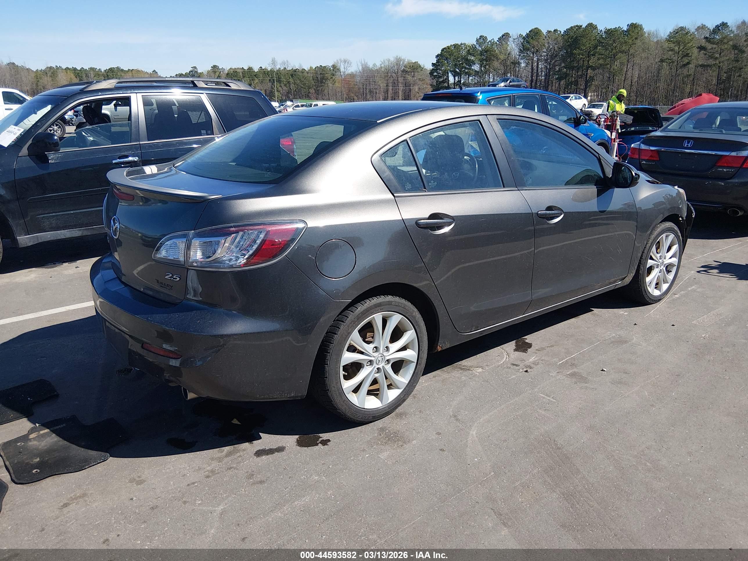 MAZDA MAZDA3 image 4