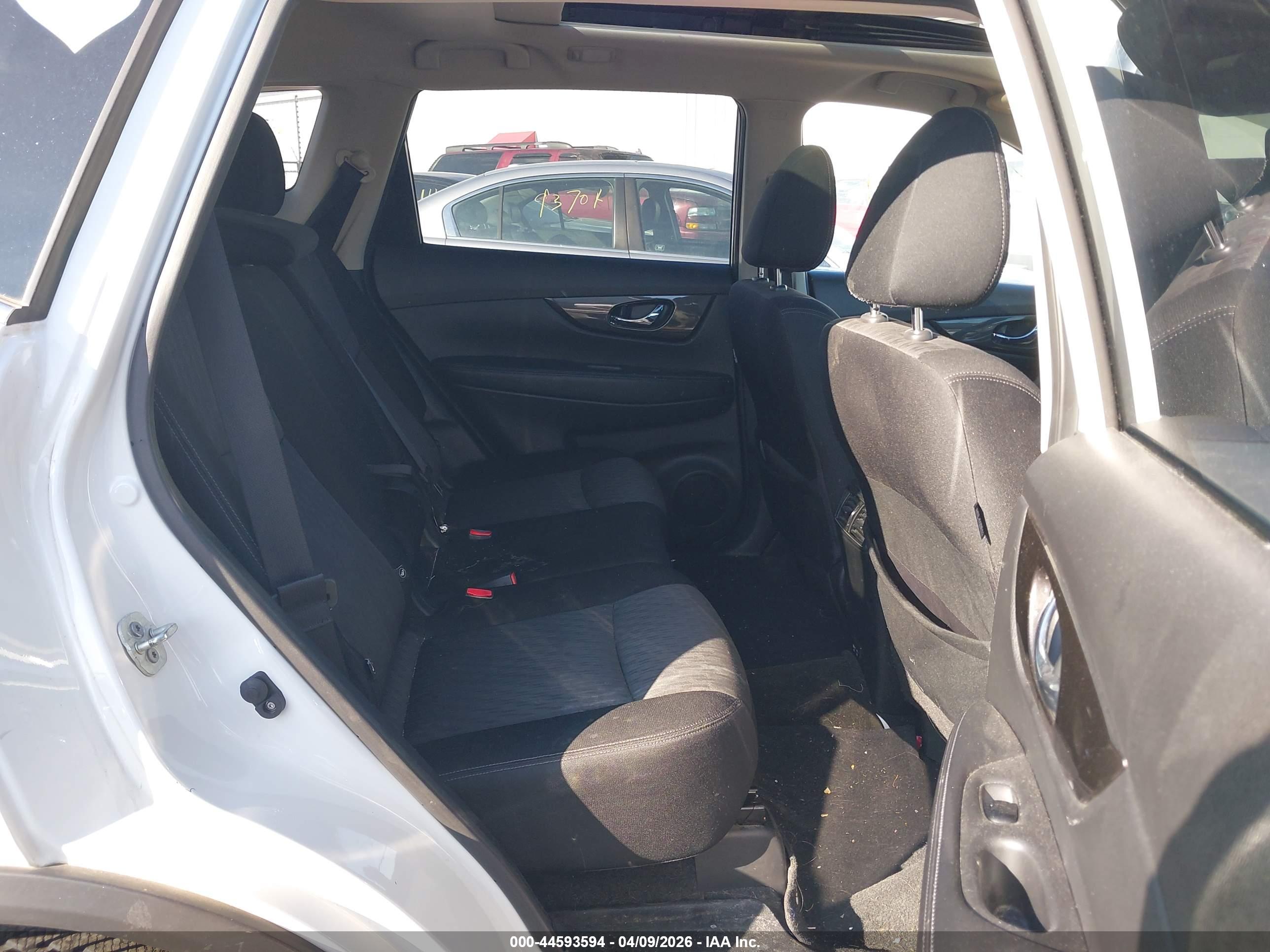 NISSAN ROGUE image 8