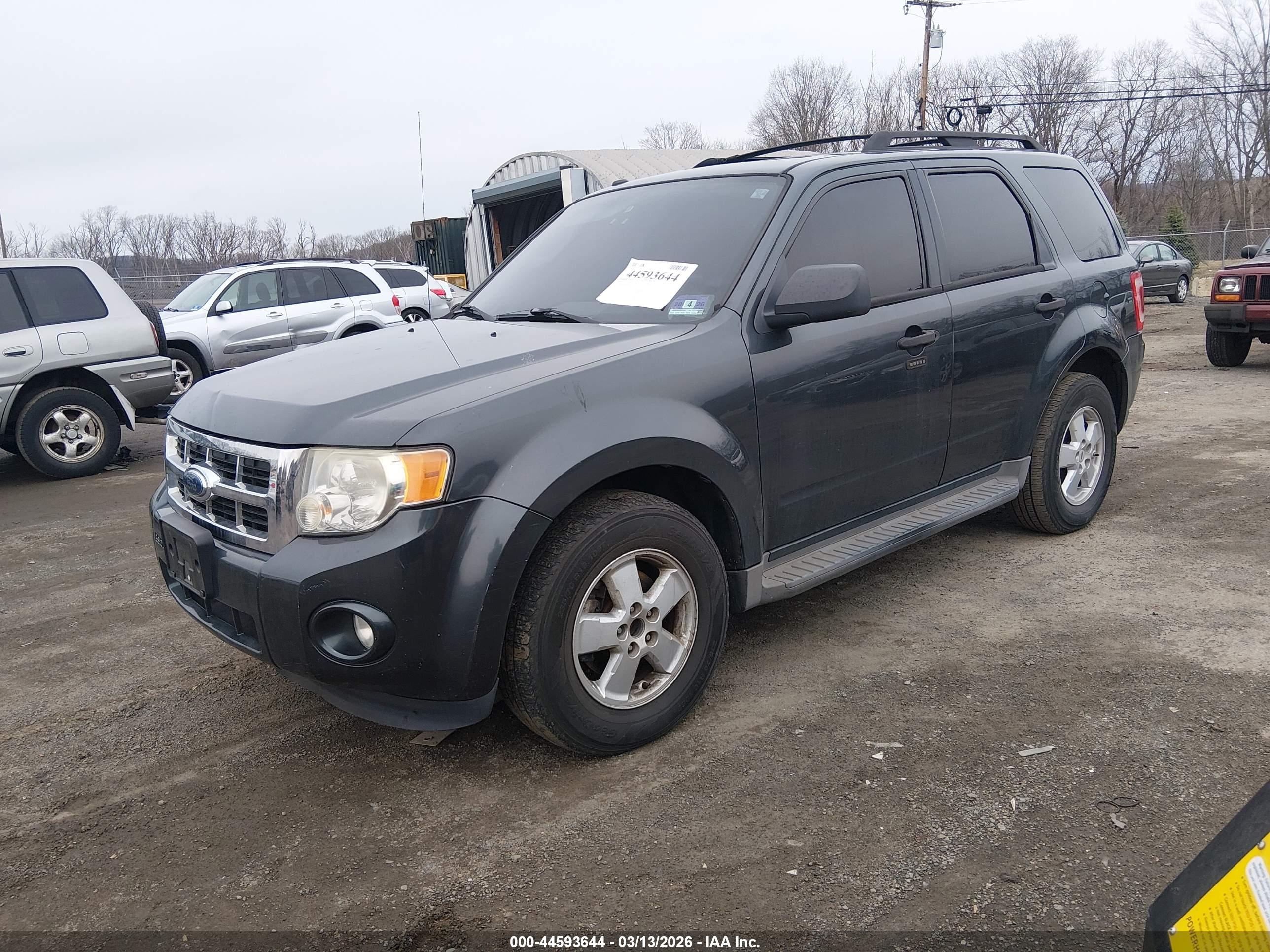 FORD ESCAPE image 2