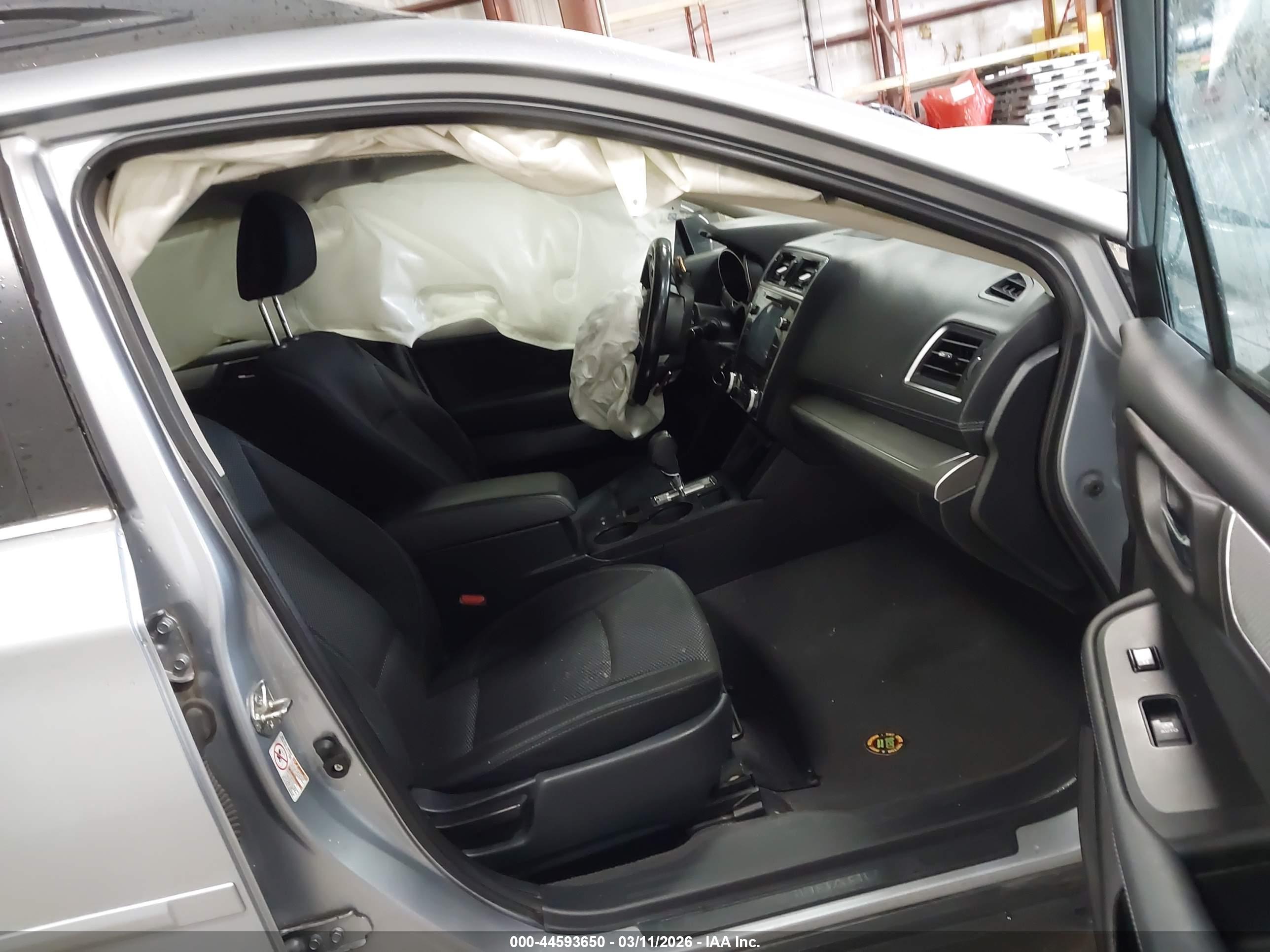 SUBARU OUTBACK image 5
