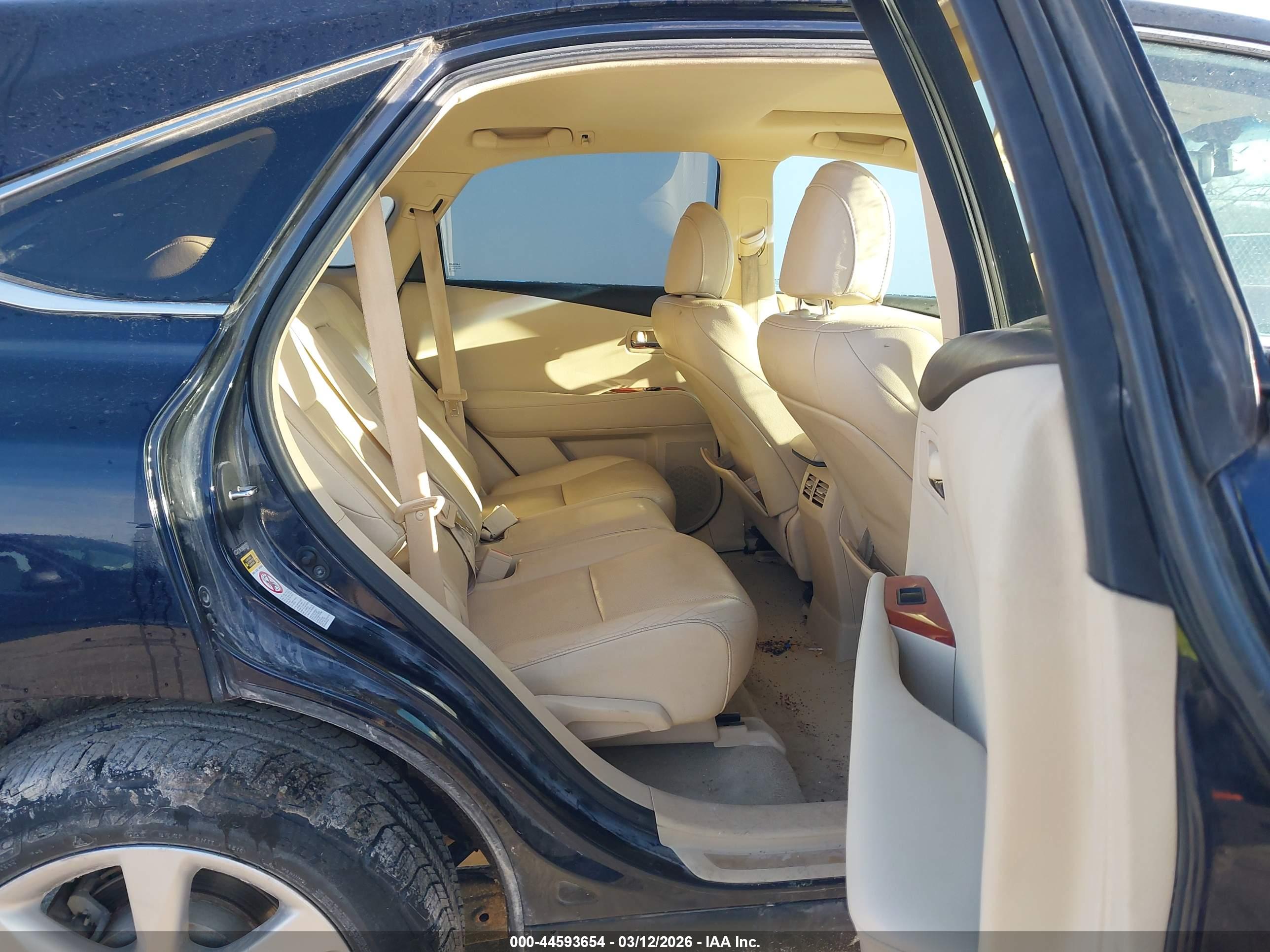LEXUS RX image 8