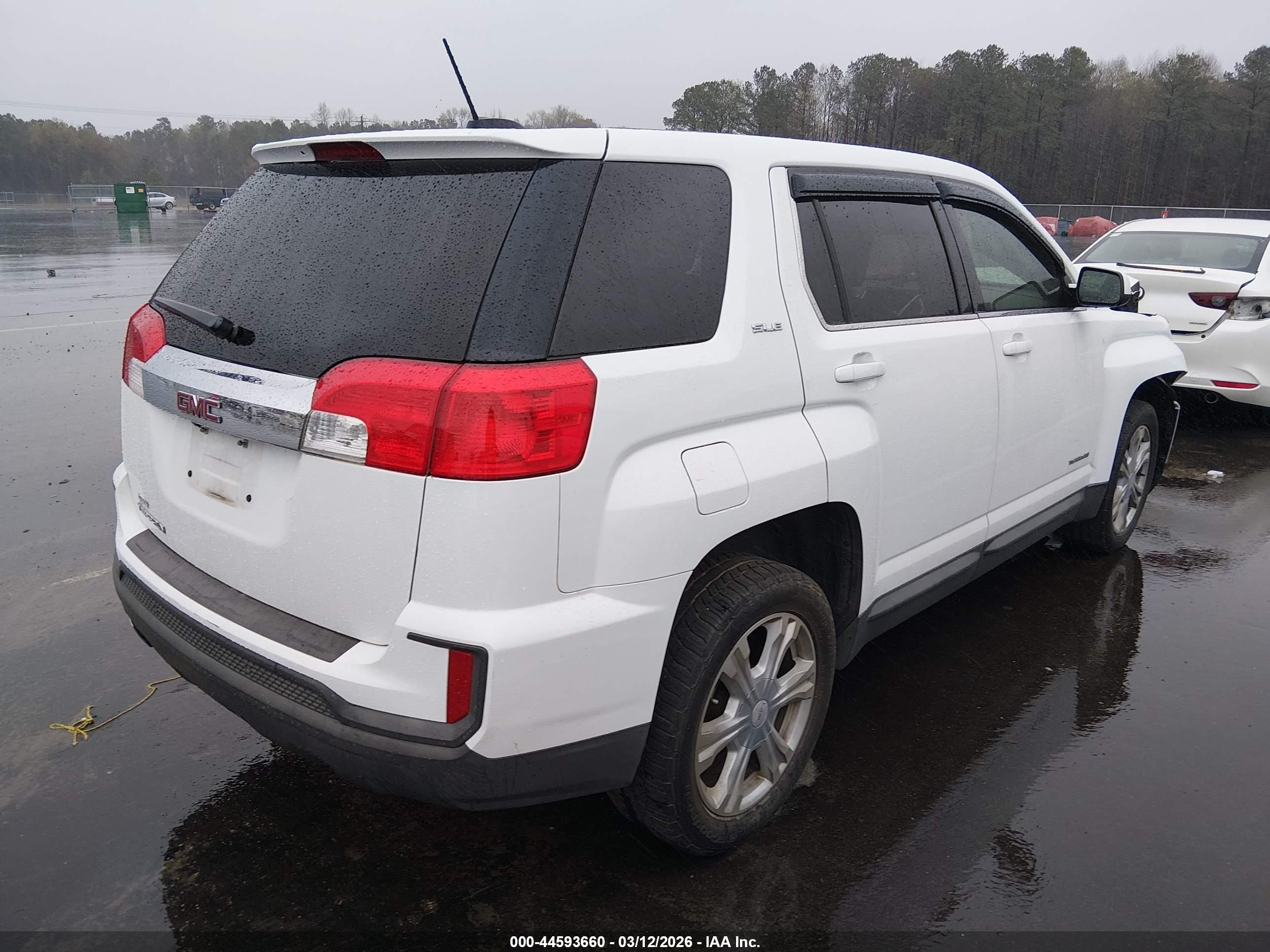 GMC TERRAIN image 4