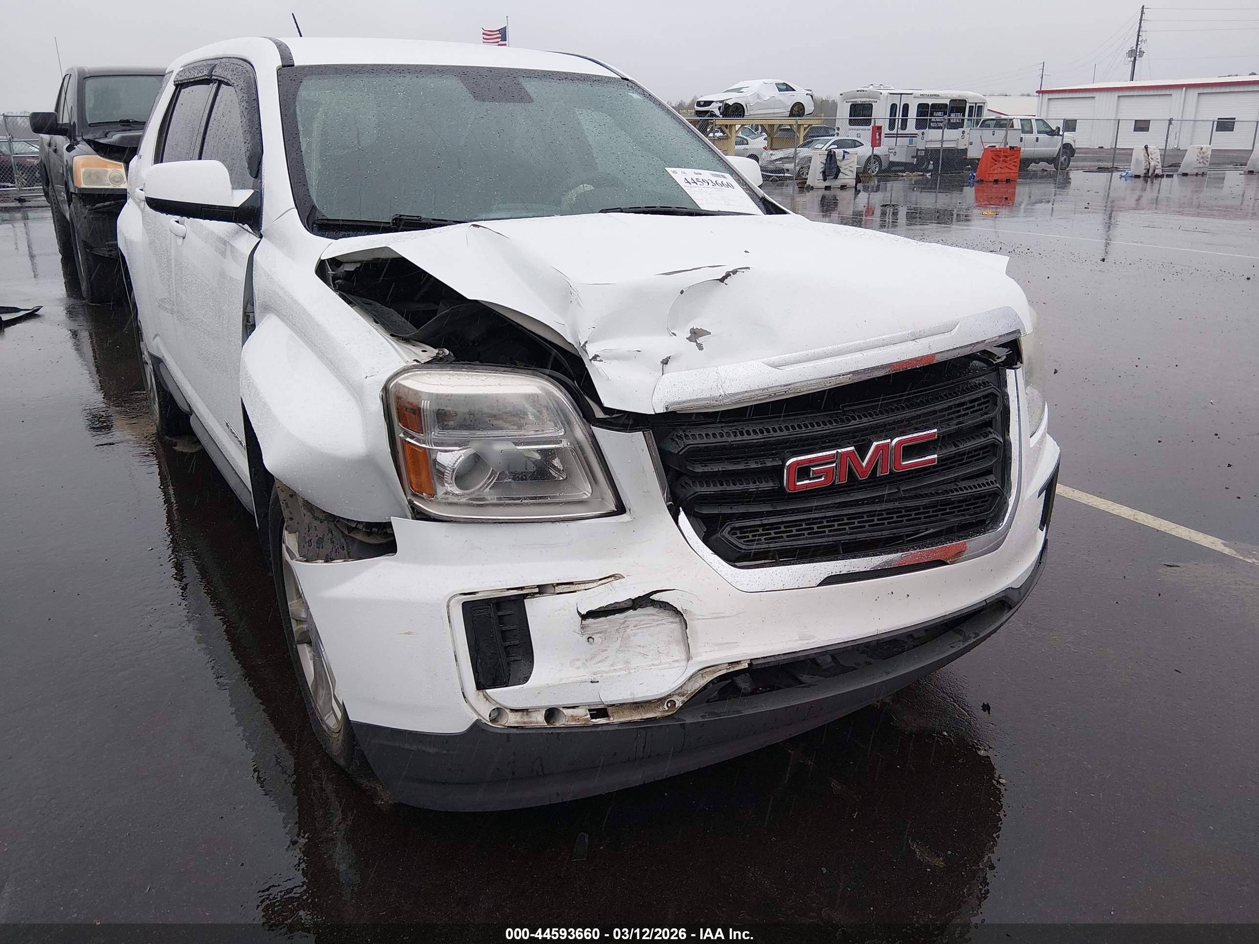 GMC TERRAIN image 6