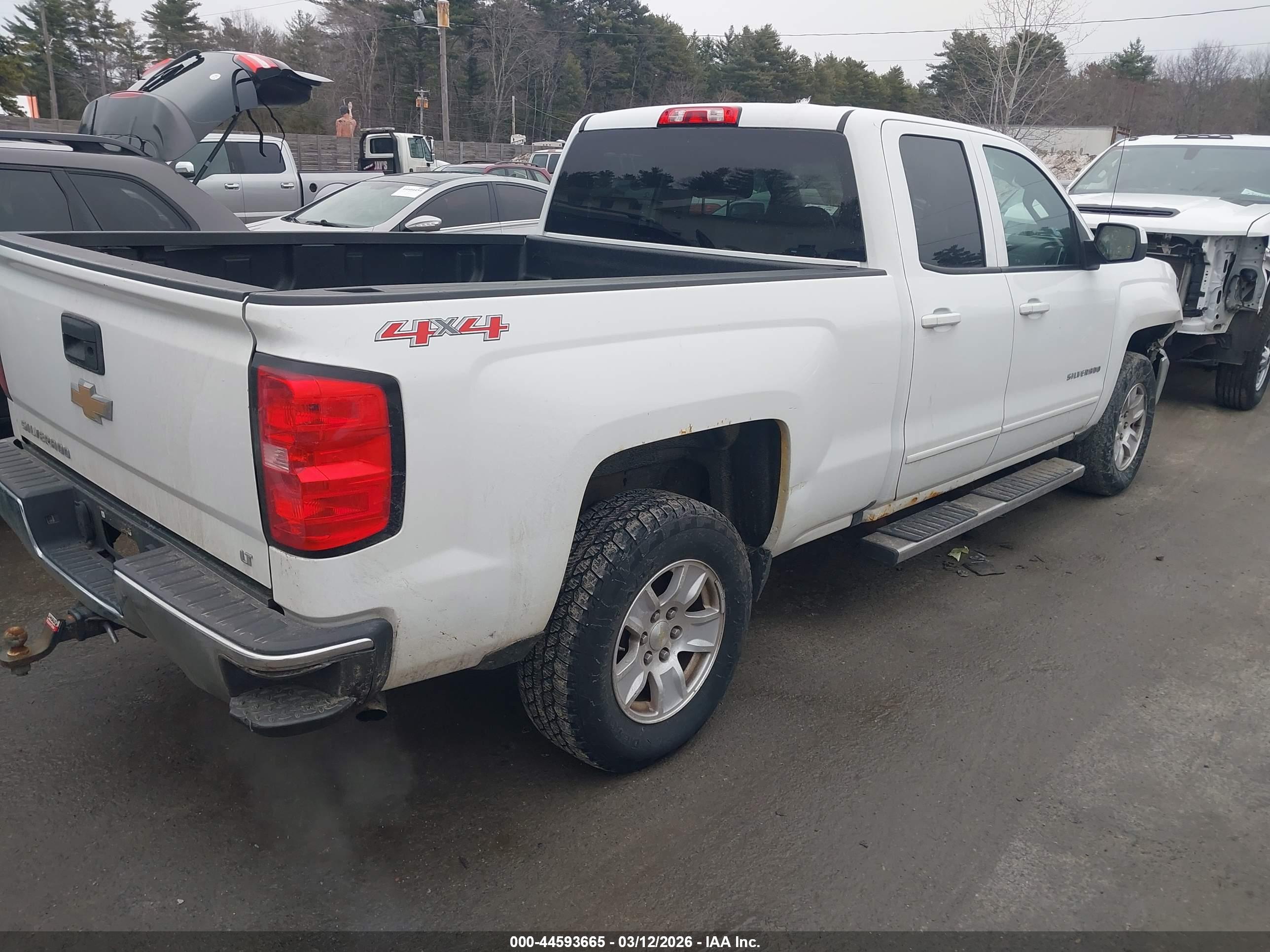 CHEVROLET SILVERADO image 4
