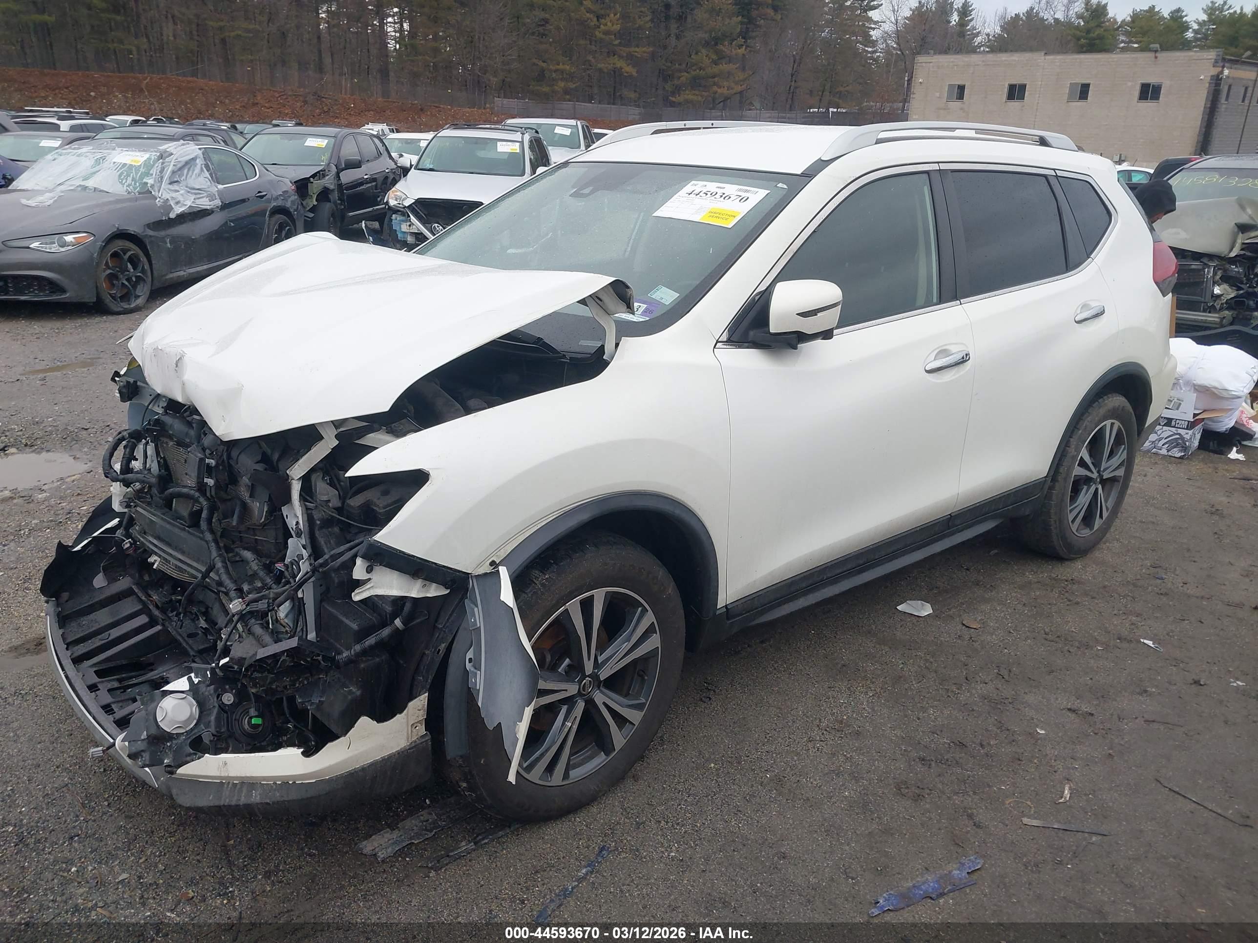 NISSAN ROGUE image 2