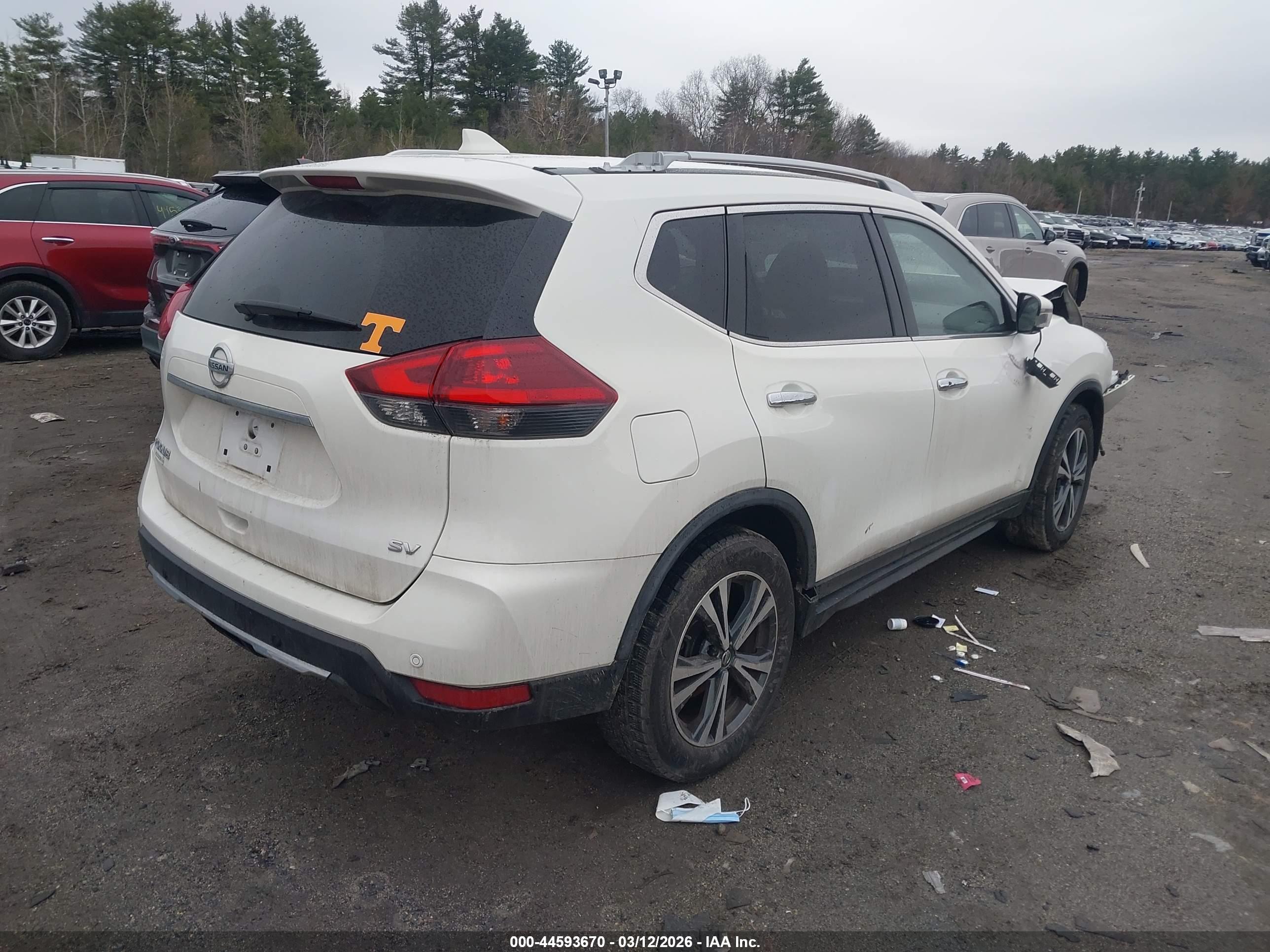 NISSAN ROGUE image 4