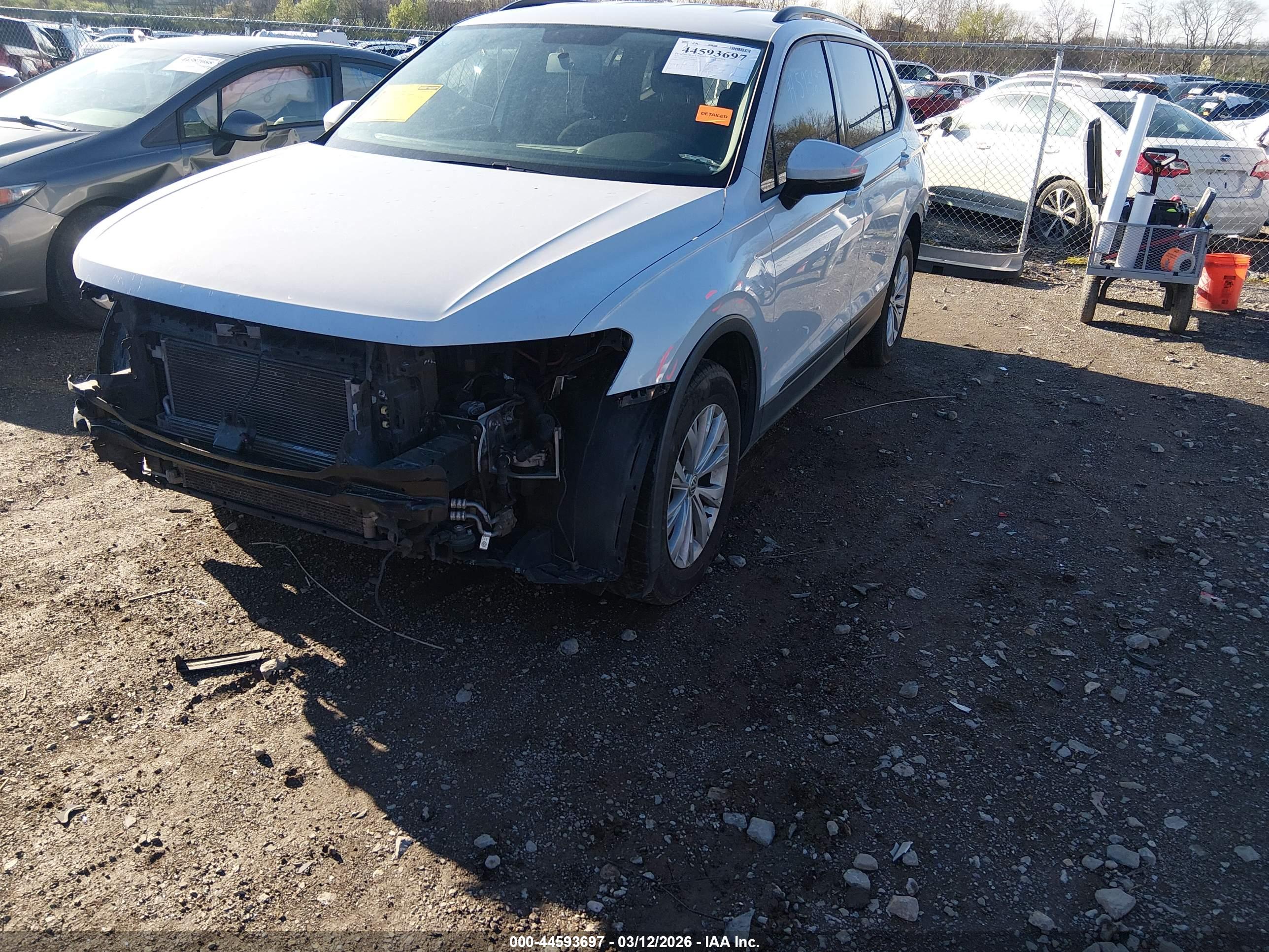 VOLKSWAGEN TIGUAN image 2