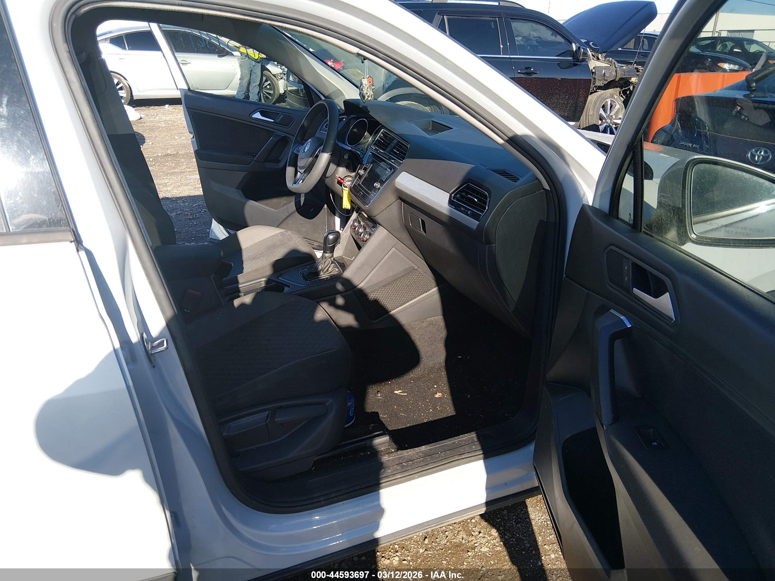 VOLKSWAGEN TIGUAN image 5
