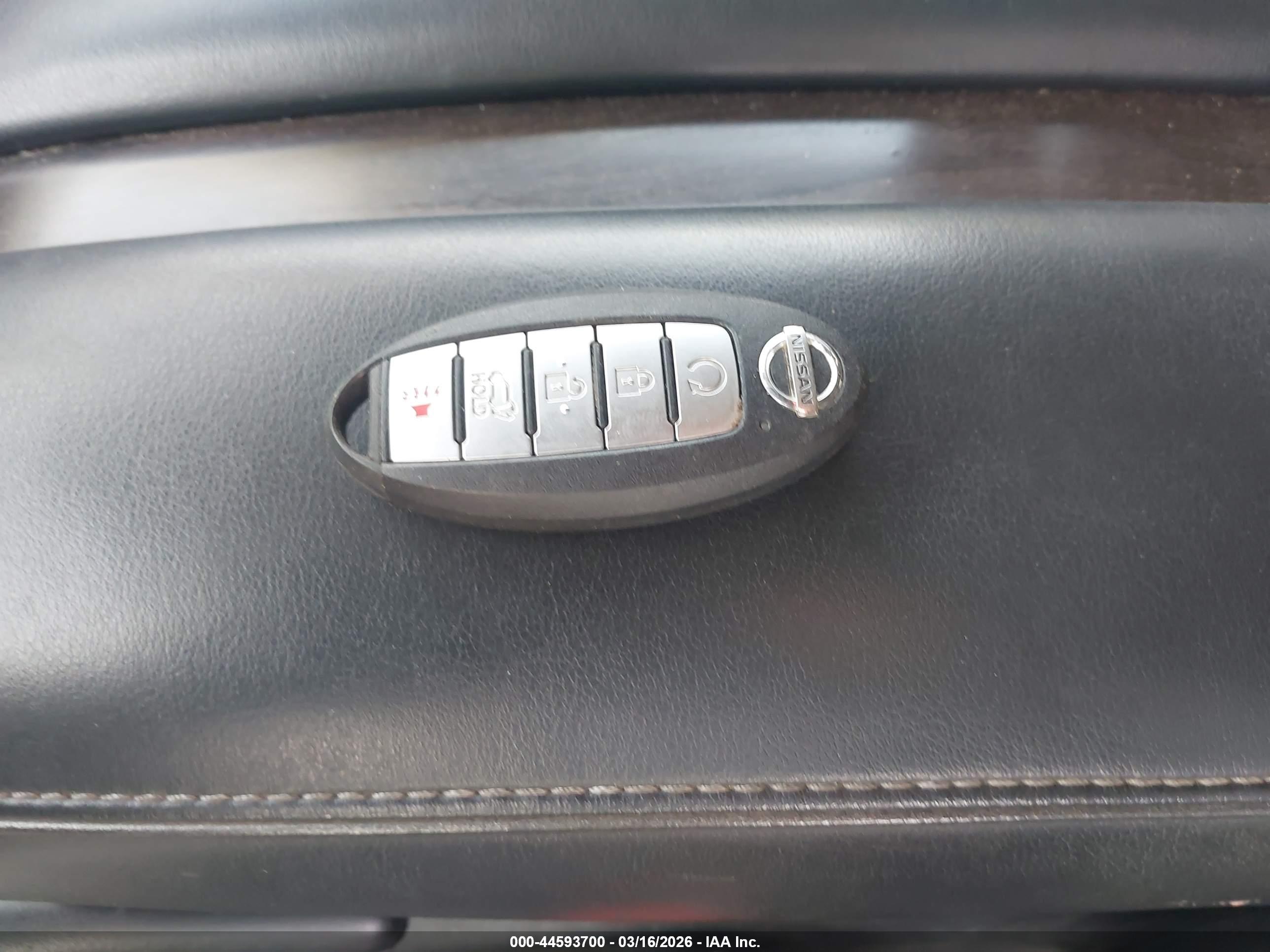 NISSAN MURANO image 11
