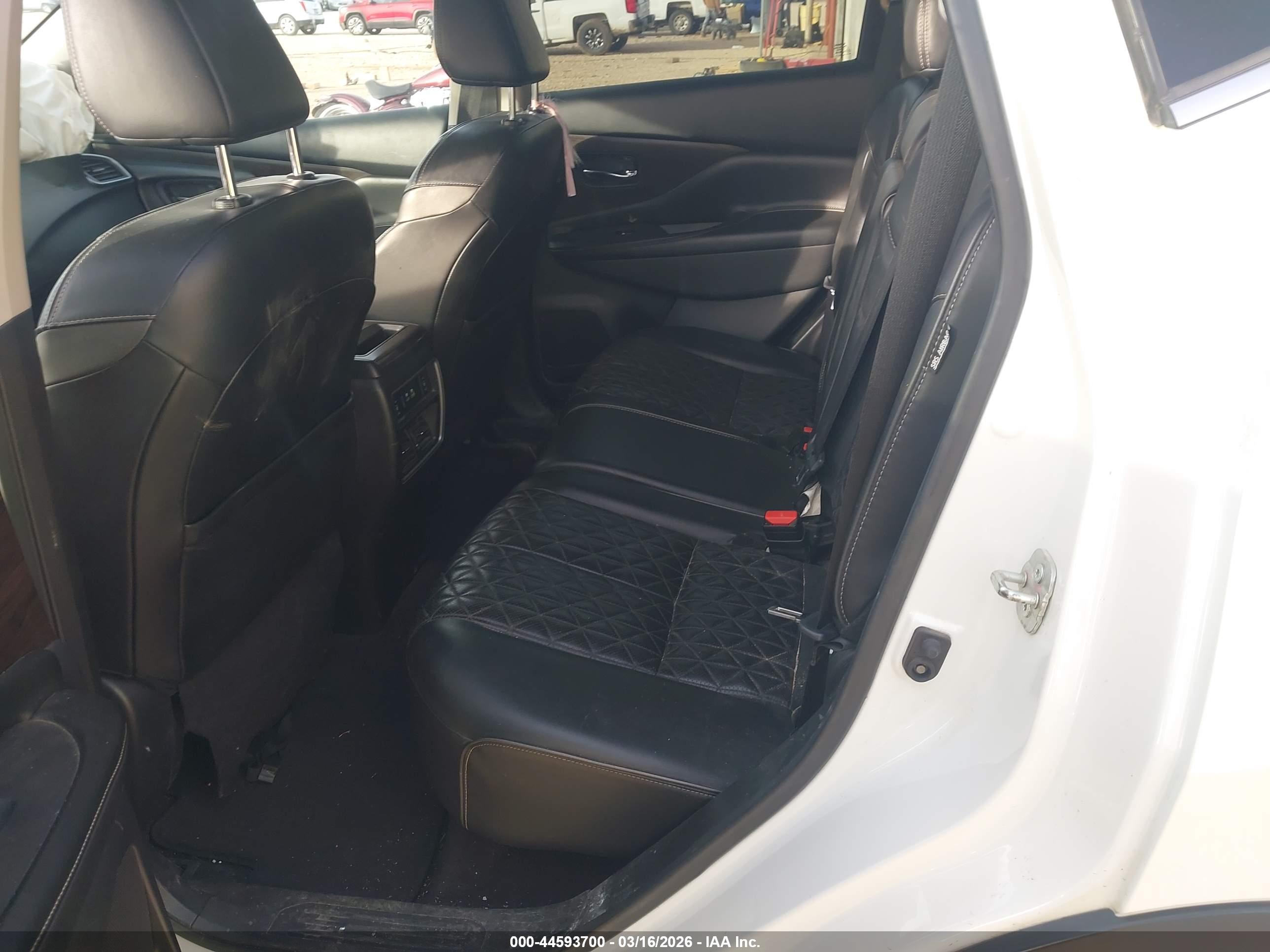 NISSAN MURANO image 8