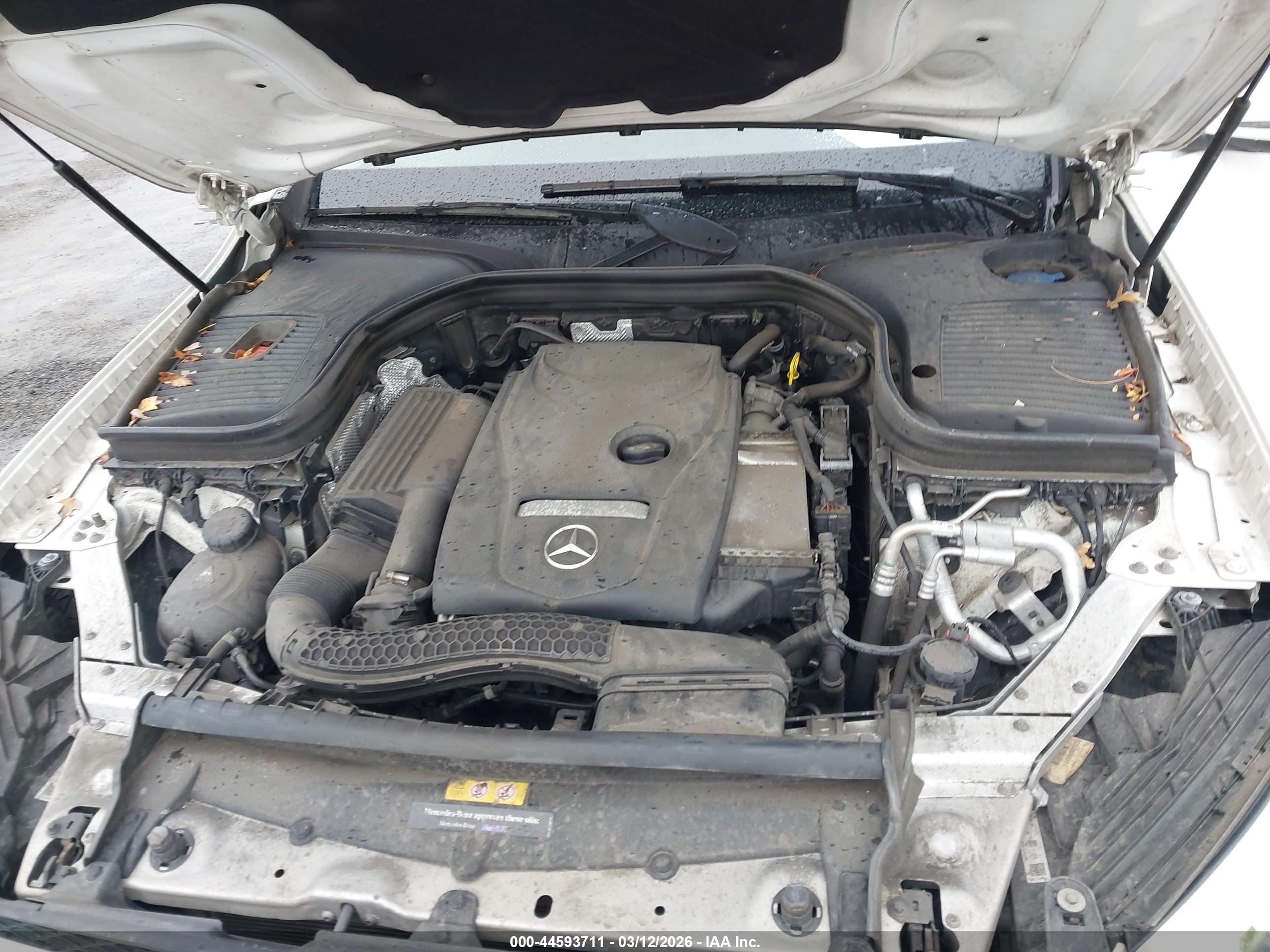 MERCEDES-BENZ GLC image 10