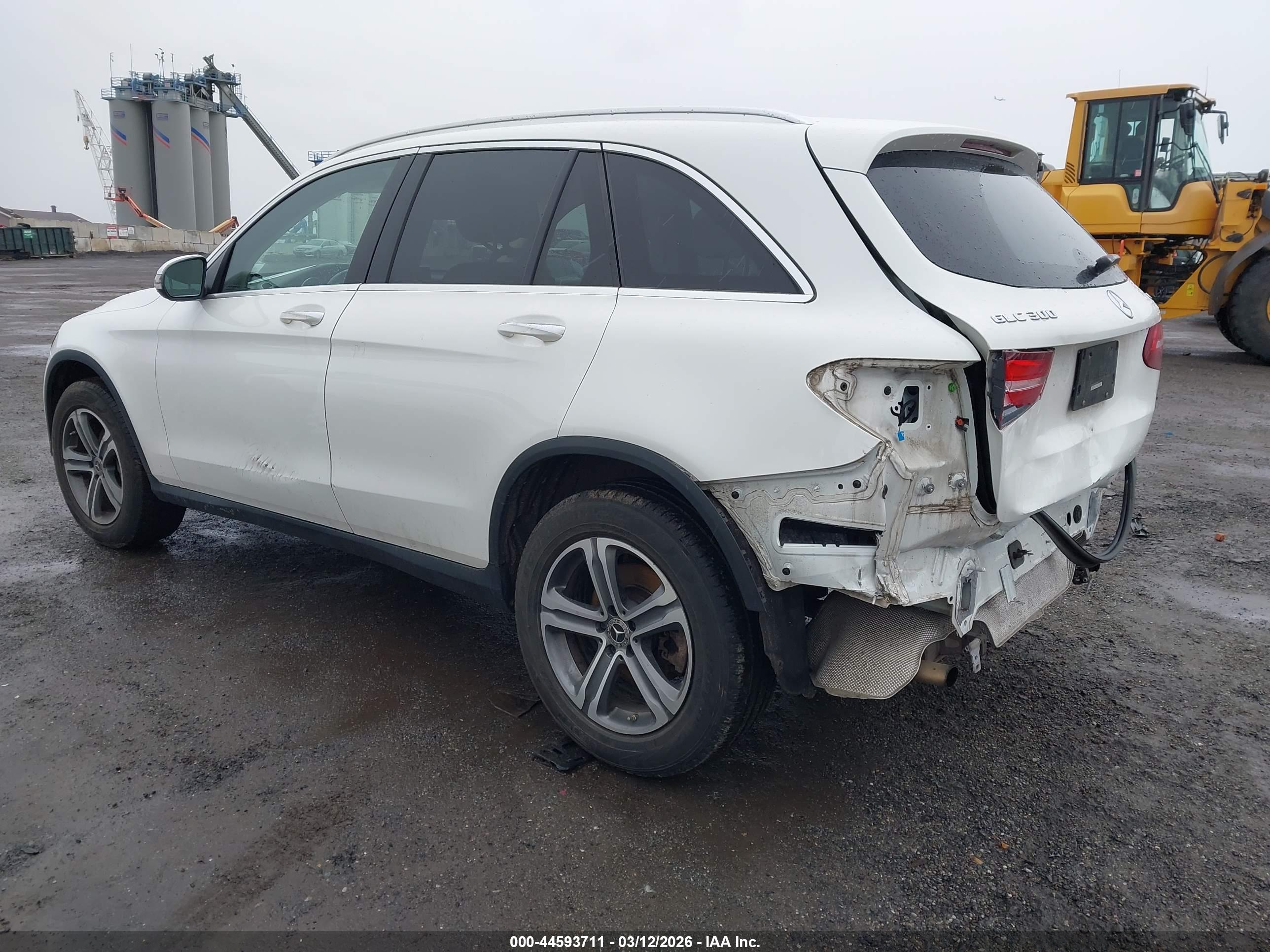 MERCEDES-BENZ GLC image 3